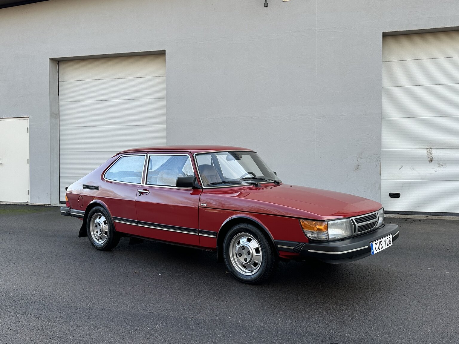 Exterior image of 1984 Saab 900 GL