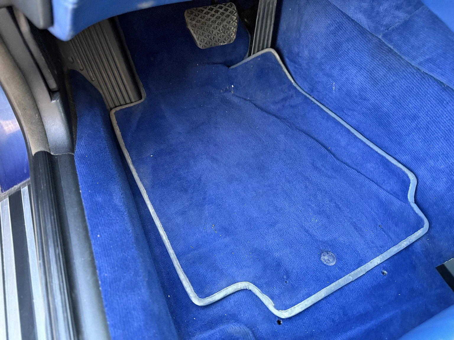 Interiörbild 1992 BMW 850iA - No Reserve (9)