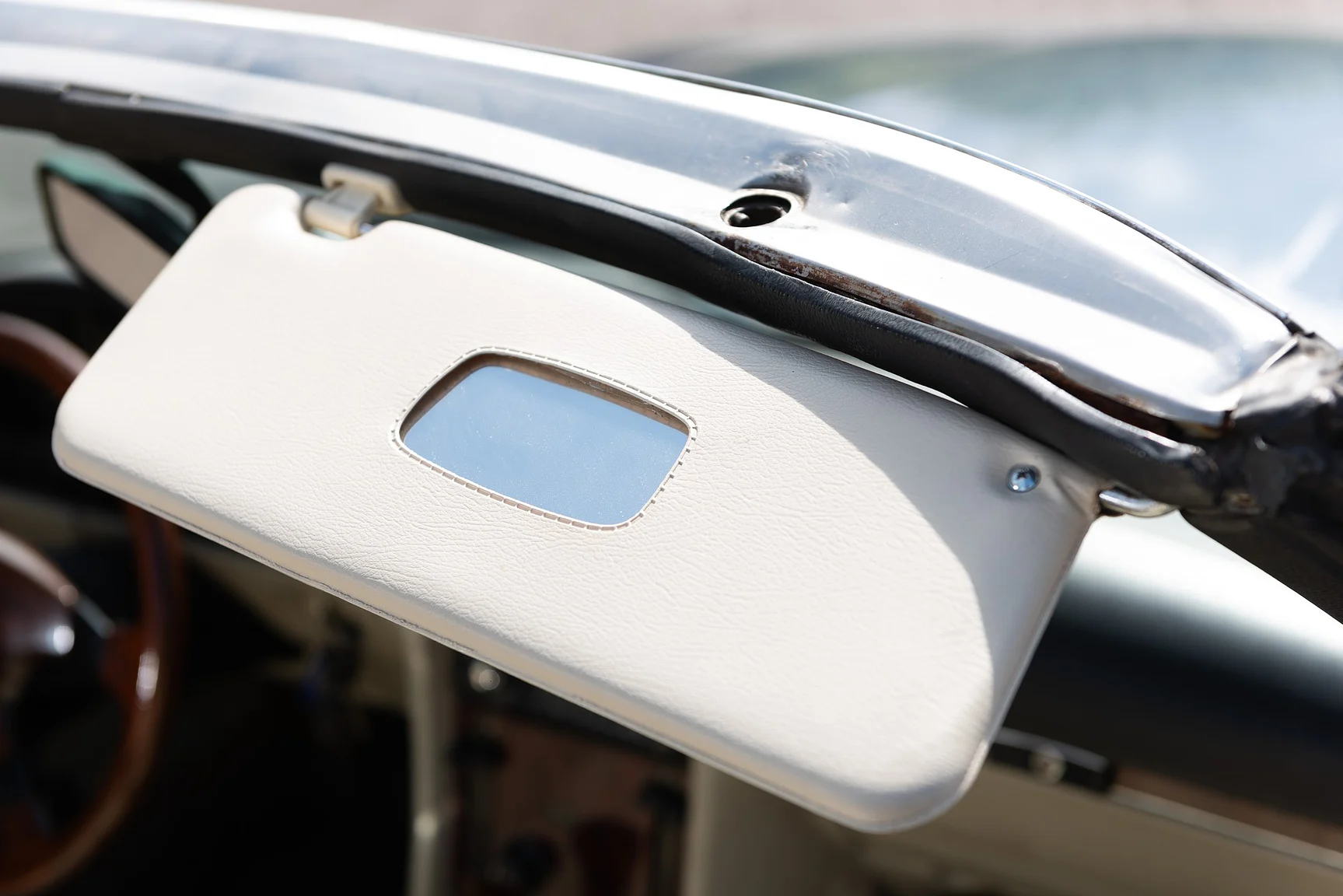 Innenraumfoto von 1975 Mercedes Benz 350 SL (36)