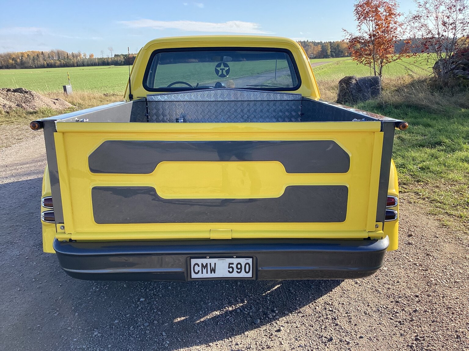 Exterior image of 1971 Dodge D100