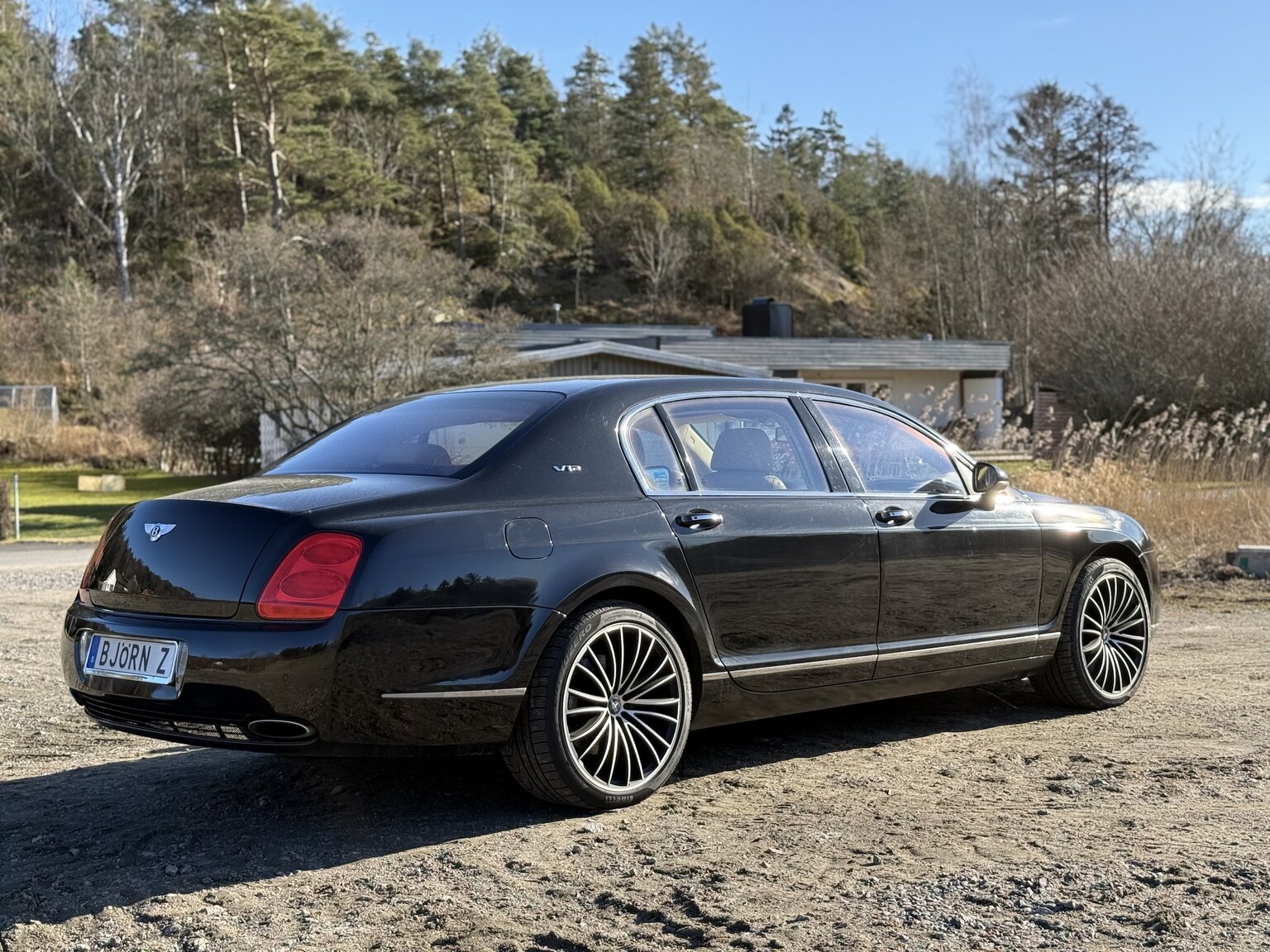 Exteriörbild på 2005 Bentley Flying Spur