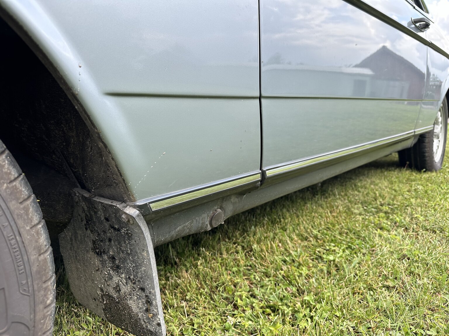 Exteriörbild på 1984 Mercedes-Benz 230 CE