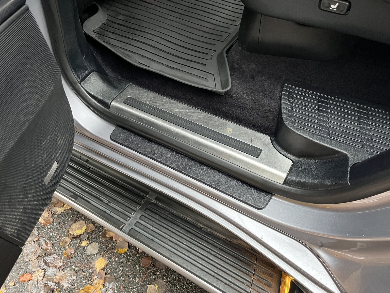 Innenraumfoto von 2011 Lexus LX570