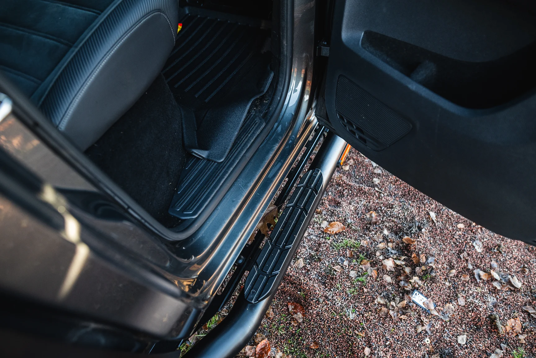 Innenraumfoto von 2020 Northea Camper Expedition Volkswagen Amarok (16)