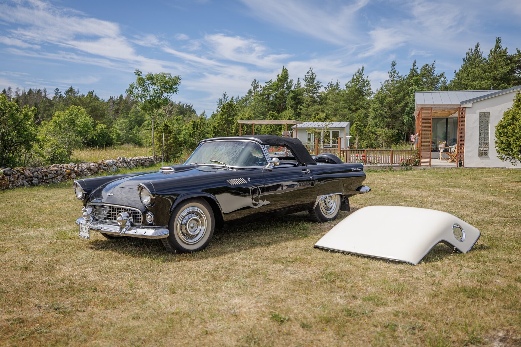 Exterior image of 1956 Ford Thunderbird