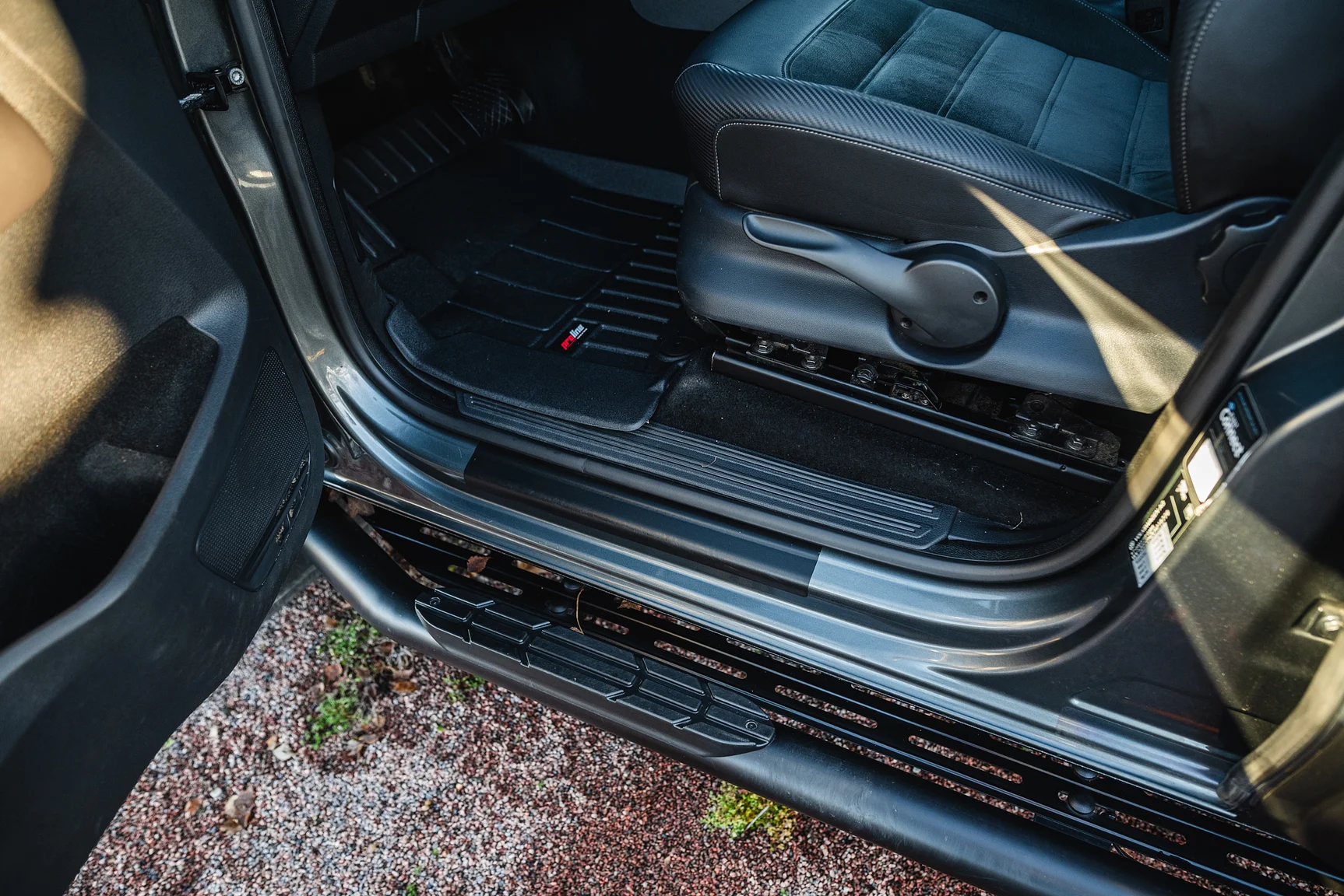 Interior image of 2020 Northea Camper Expedition Volkswagen Amarok (4)