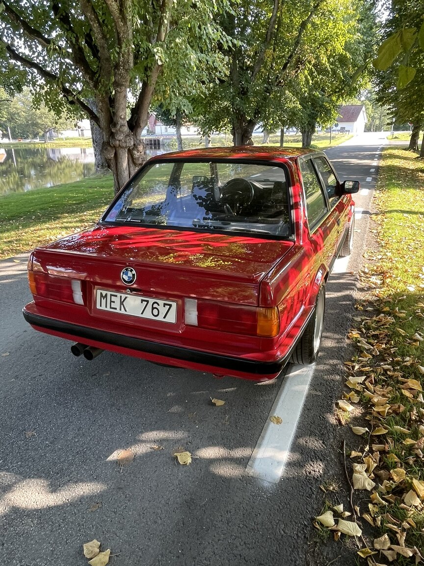 Aussenfoto 1987 BMW 320i