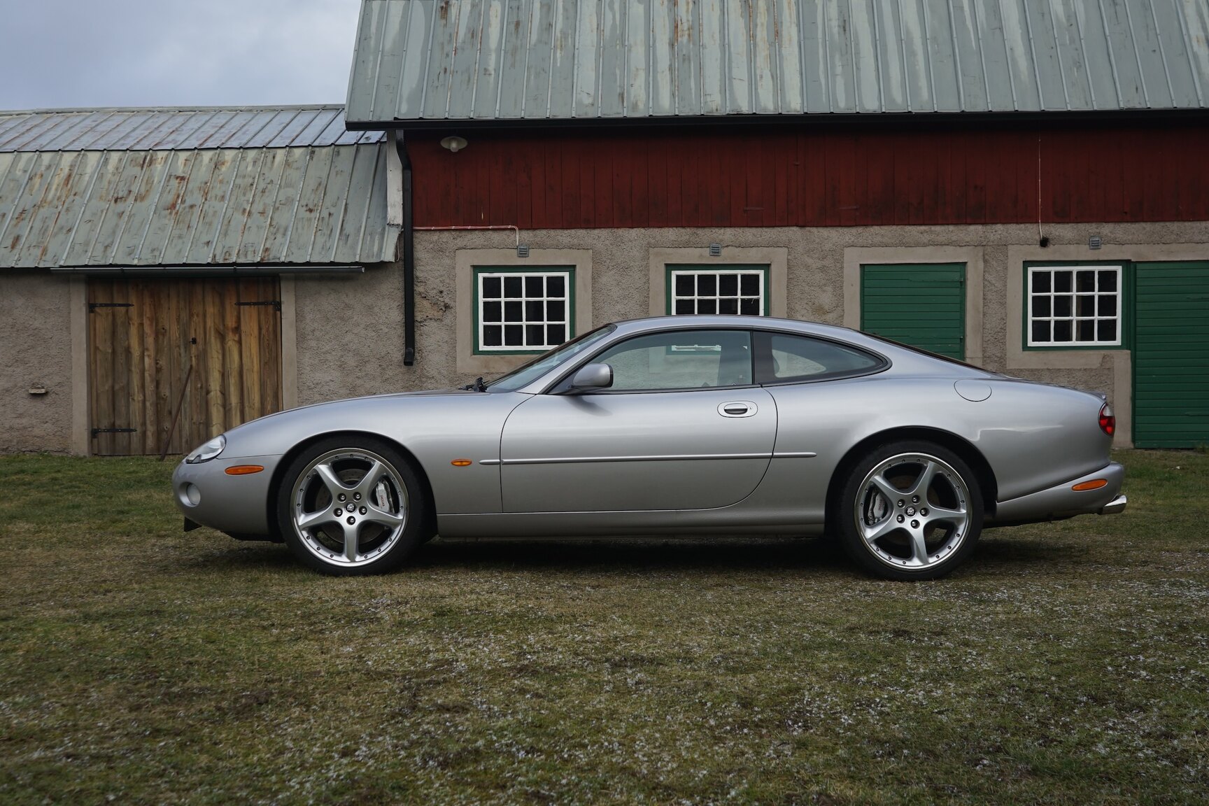Exterior image of 2001 Jaguar XKR Silverstone