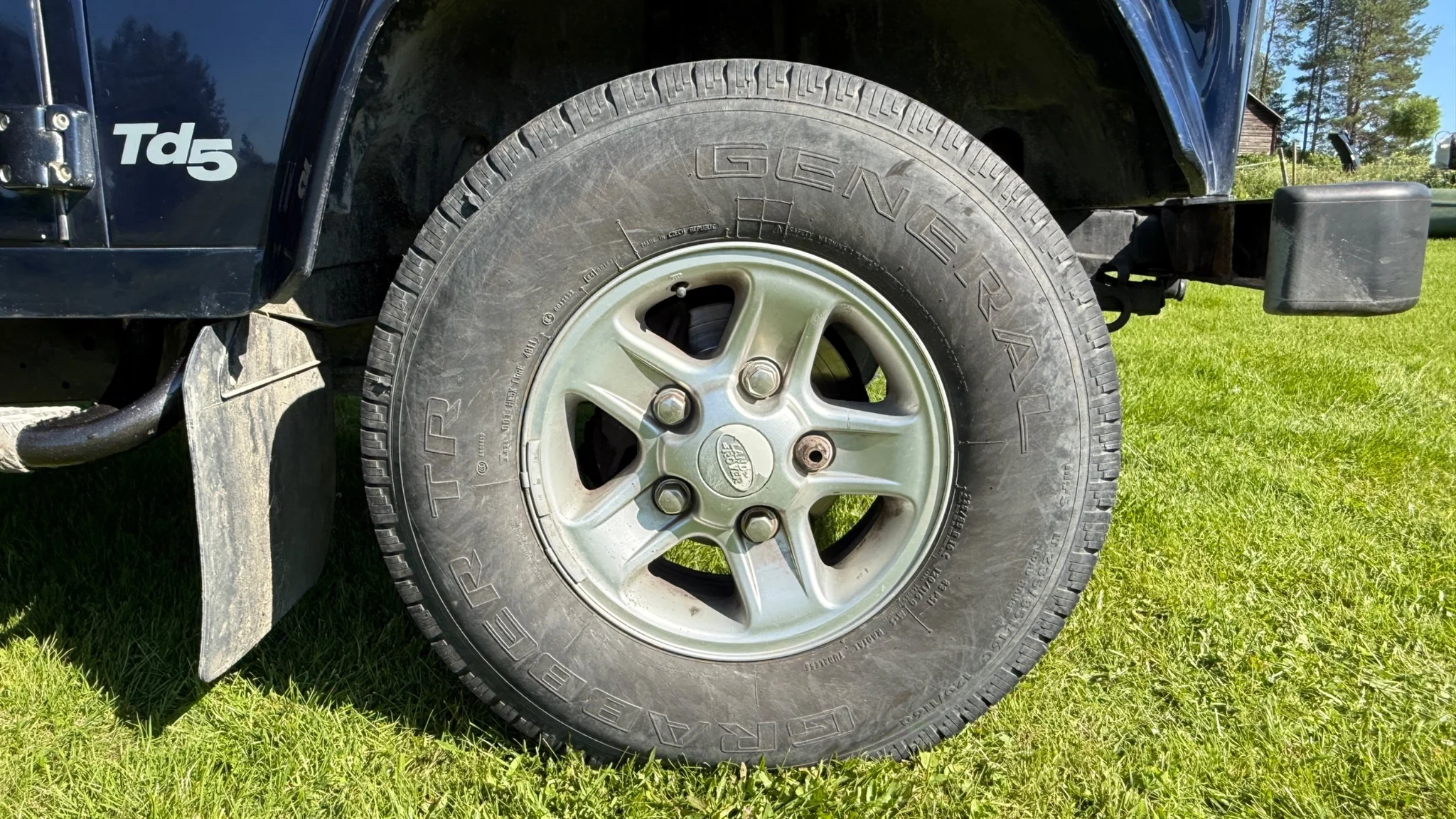 Aussenfoto 2002 Land Rover Defender 110 Kombi Td5 (41)