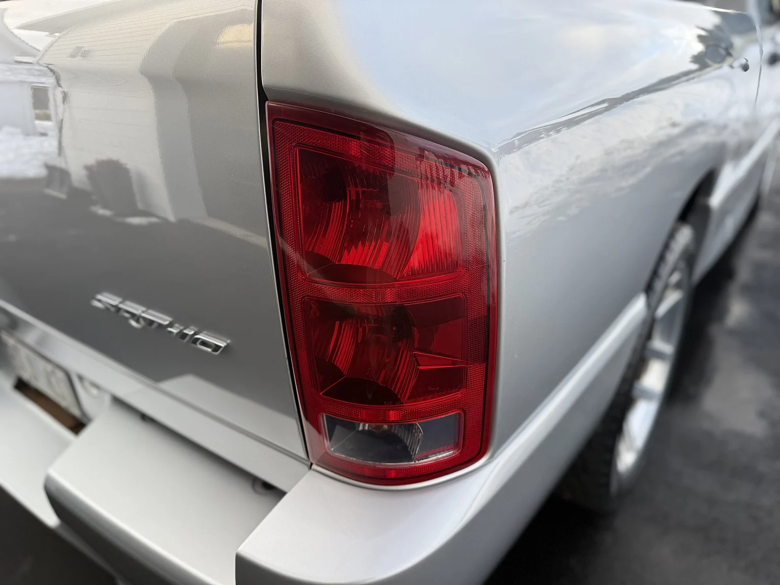 Exterior image of 2005 Dodge RAM SRT-10 Regular Cab Manual  (35)