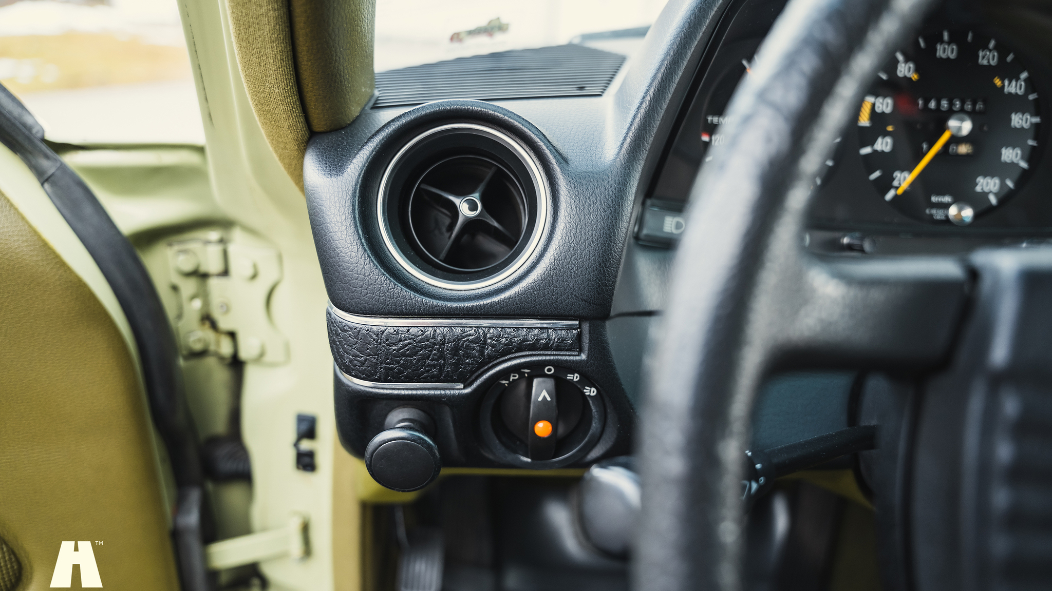 Innenraumfoto von 1979 Mercedes Benz 230