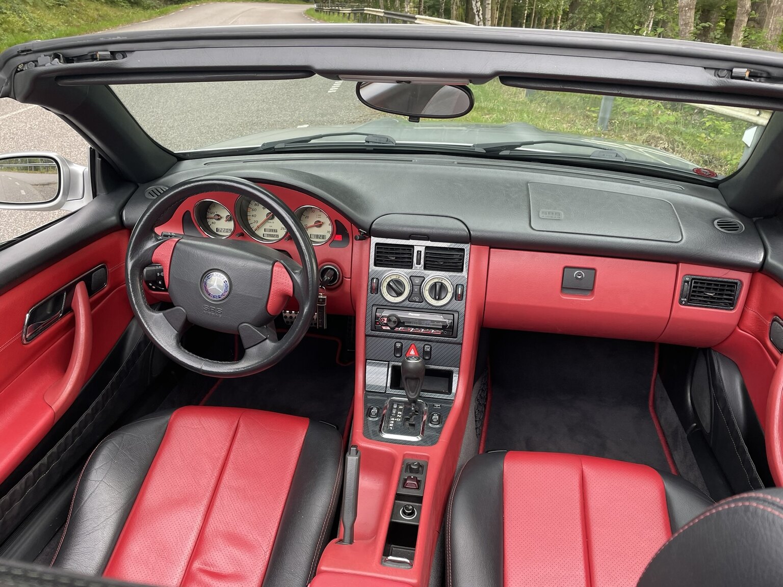 Interior image of 1998 1998 MERCEDES BENZ SLK 230 