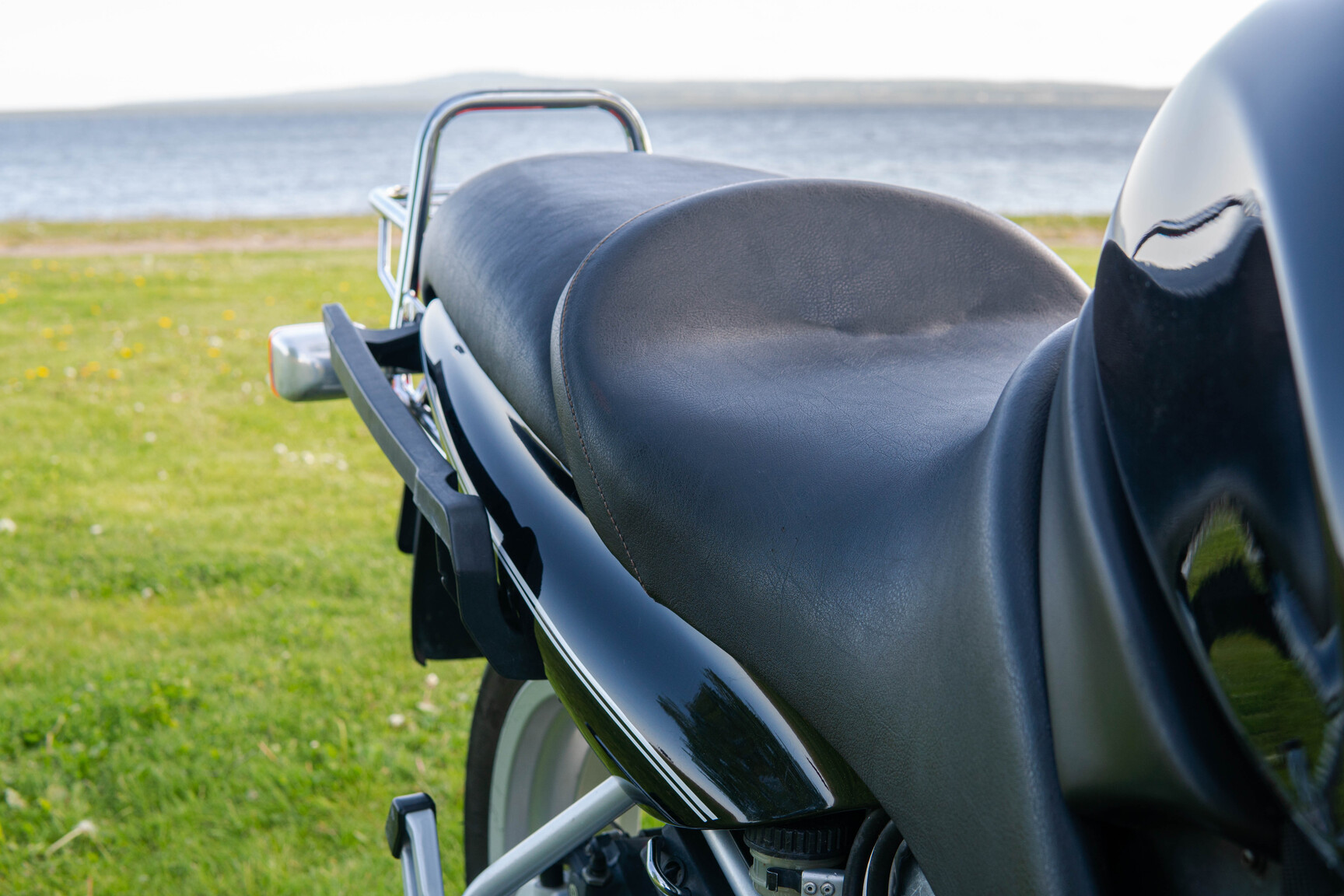 Exterior image of 1998 BMW R1100R (33)