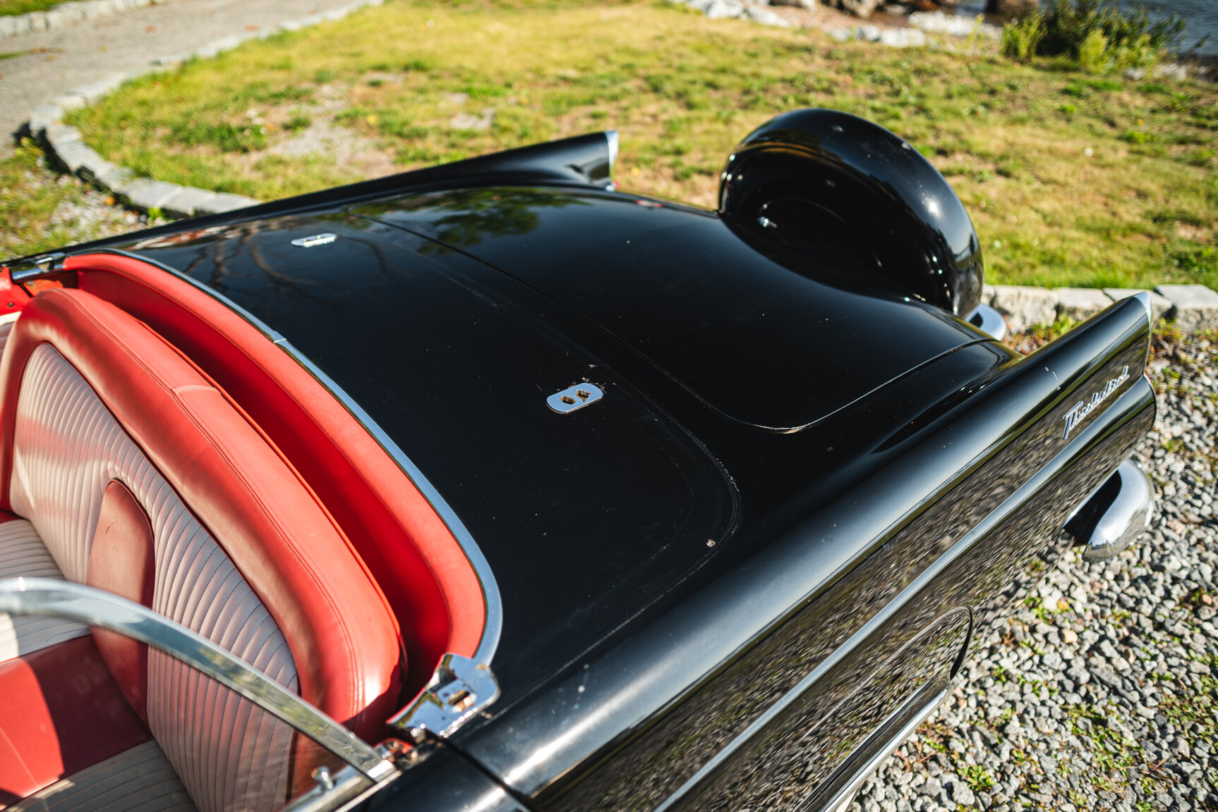 Exteriörbild på 1956 Ford Thunderbird