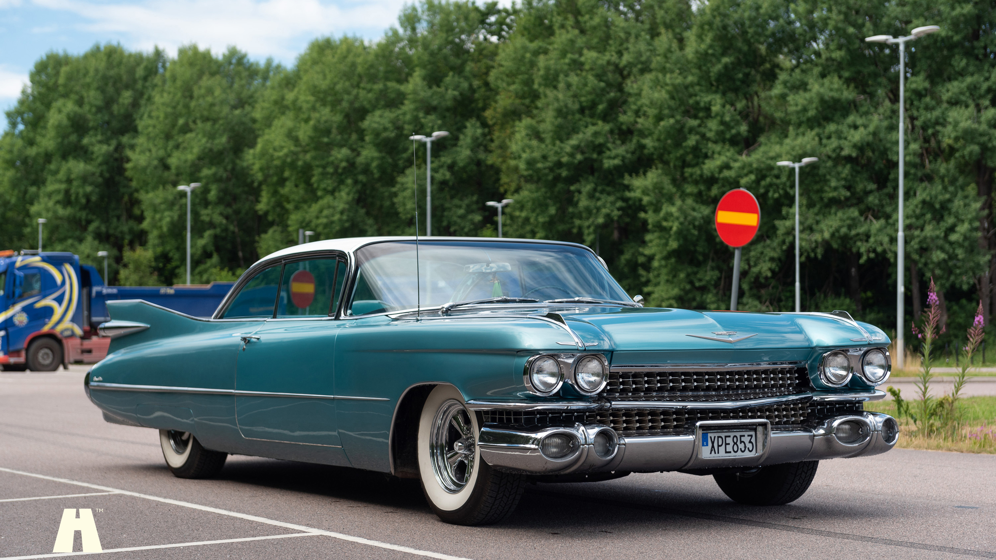 Exterior image of 1959 Cadillac Coupé de Ville 6.4 V8