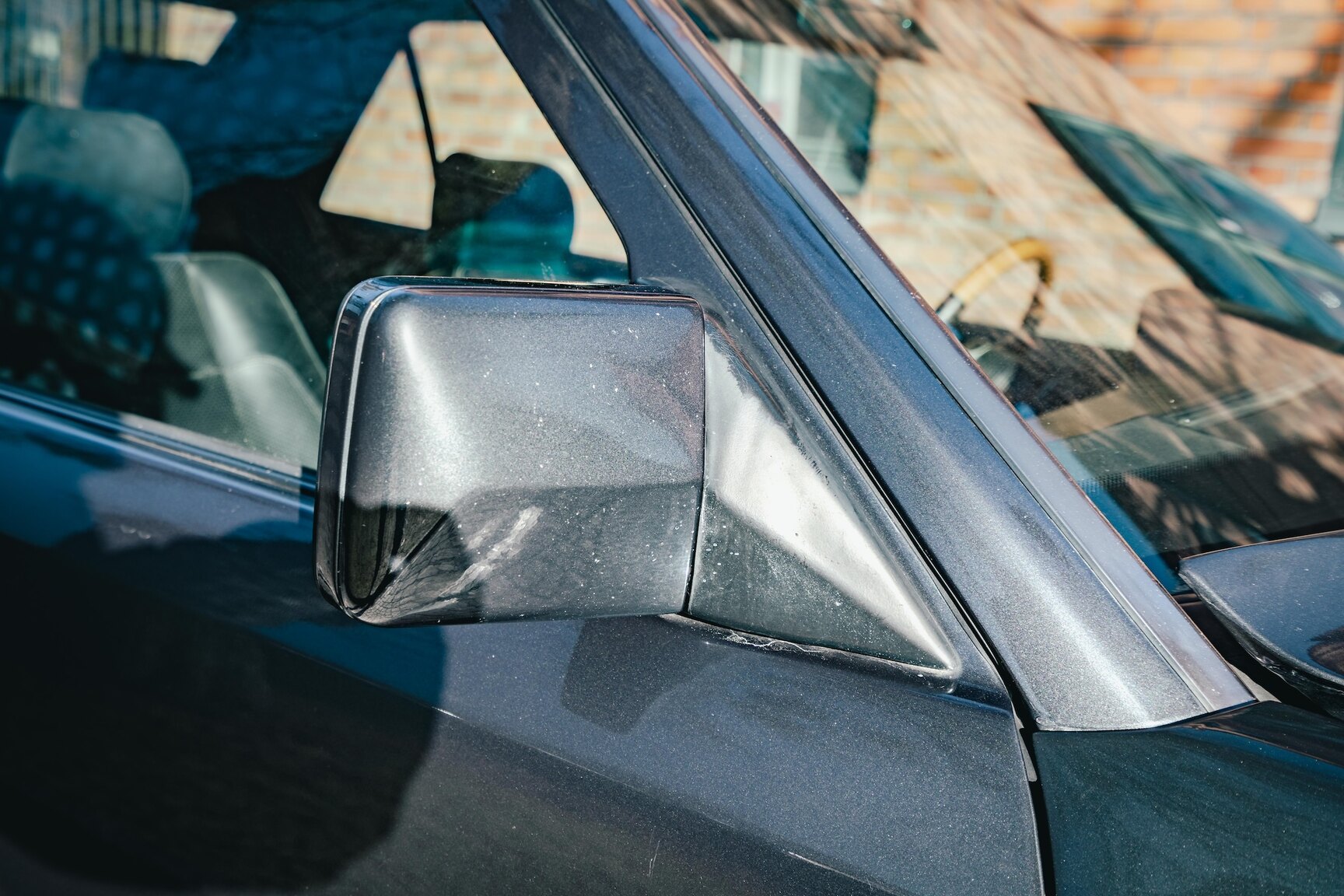 Exterior image of 1991 Mercedes-Benz 300E-24 (9)