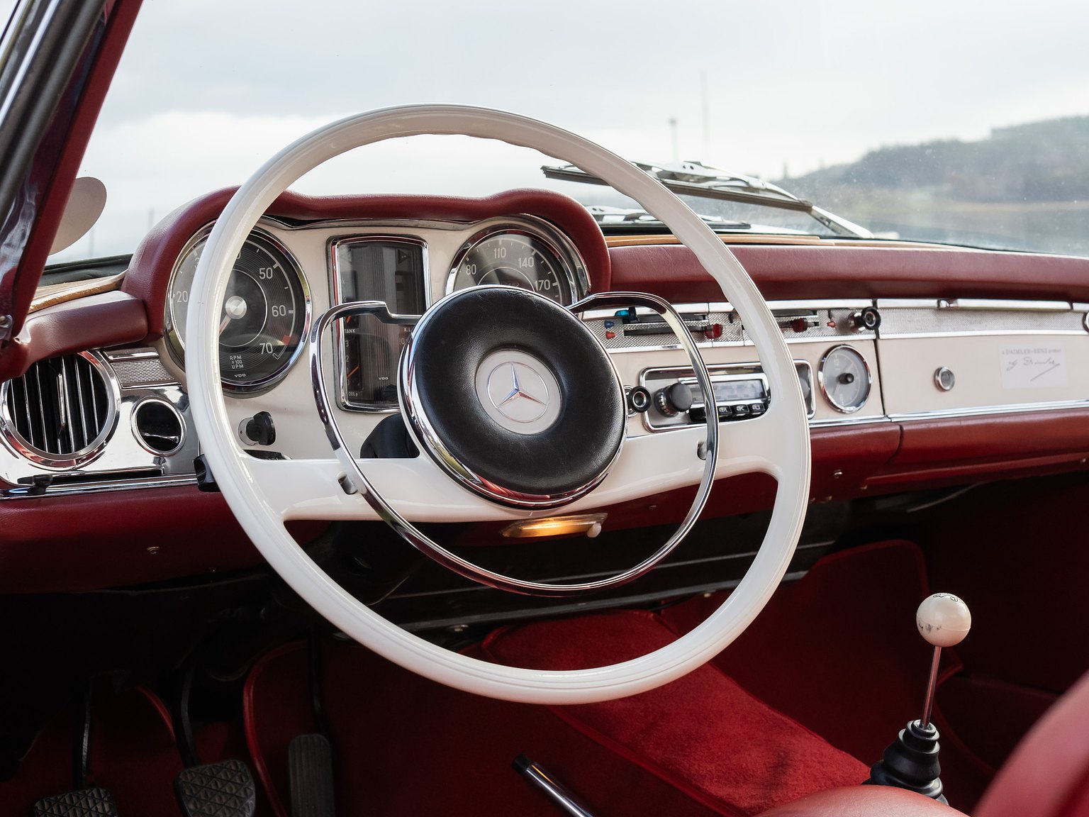 Innenraumfoto von 1966 Mercedes-Benz 230 SL "Pagoda"