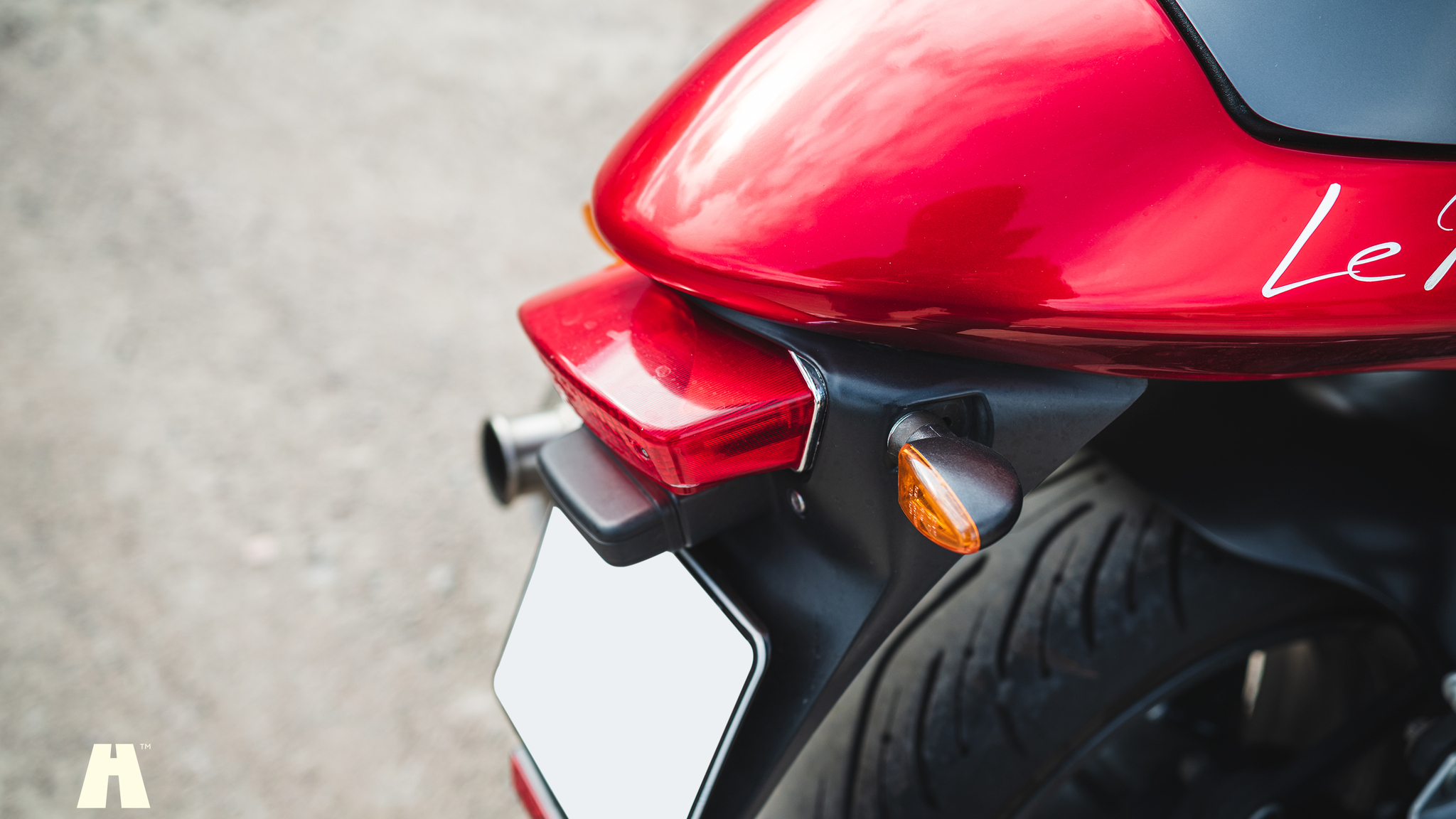 Exterior image of 2002 Moto Guzzi V11 Le Mans (12)