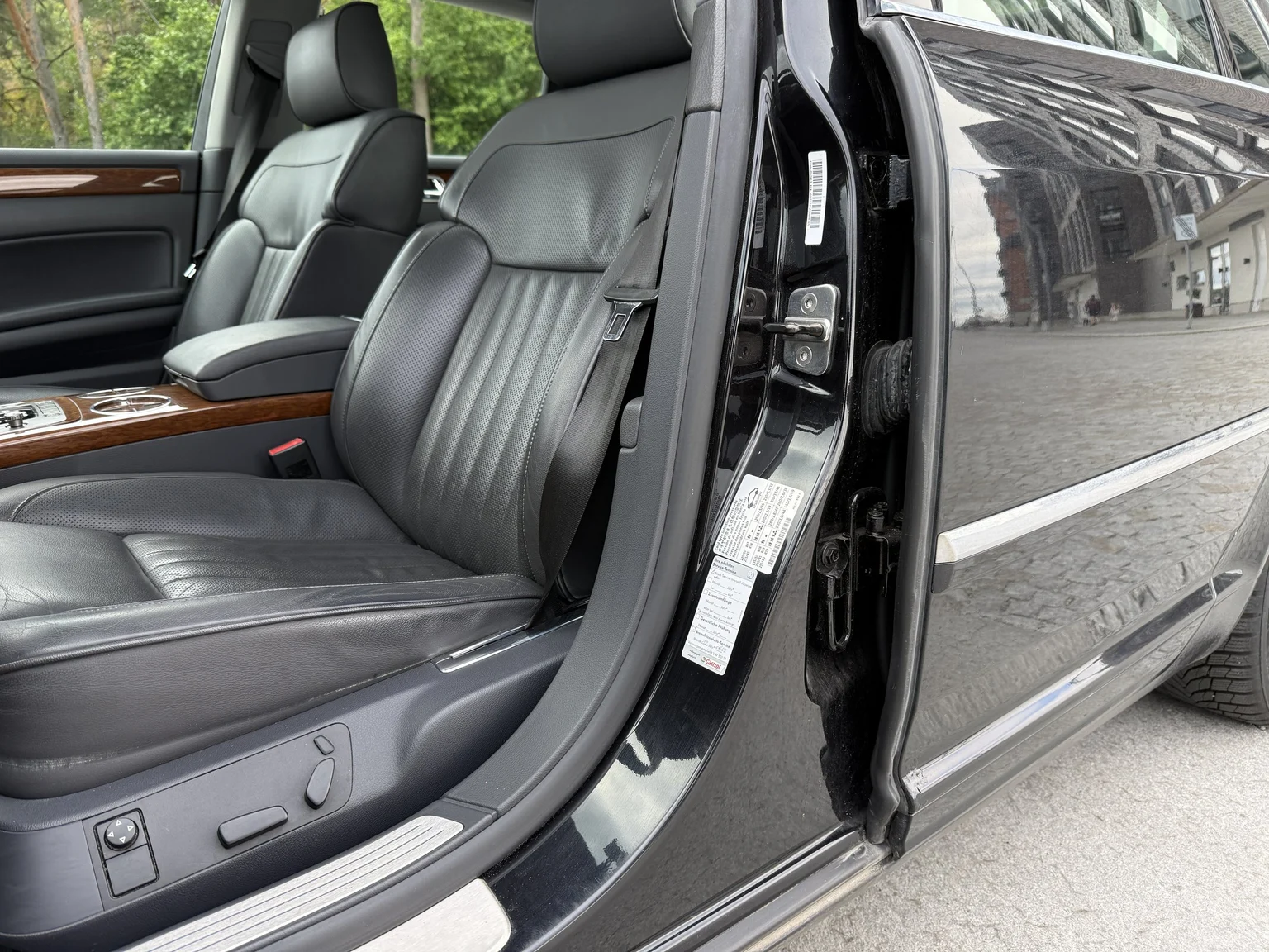 Interior image of 2013 Volkswagen Phaeton 3.0 TDI (13)
