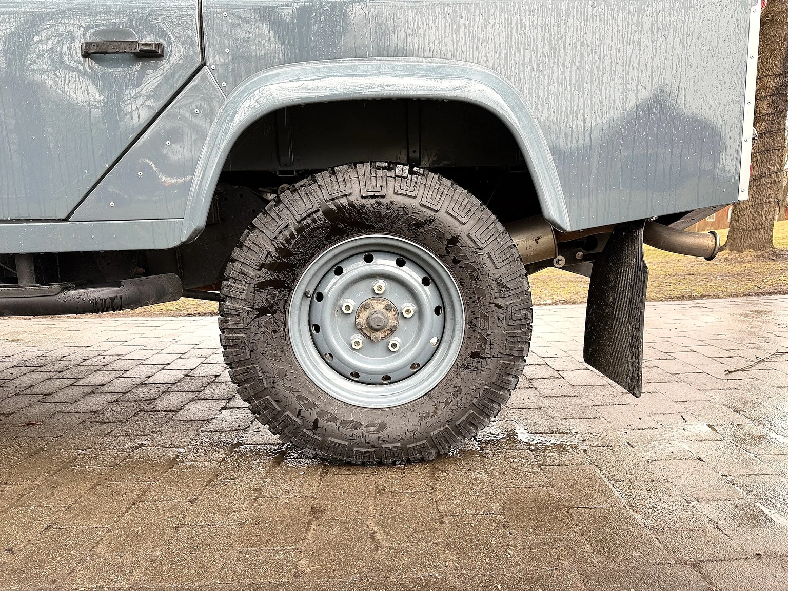 Aussenfoto 2000 Land Rover Defender 110 C (14)