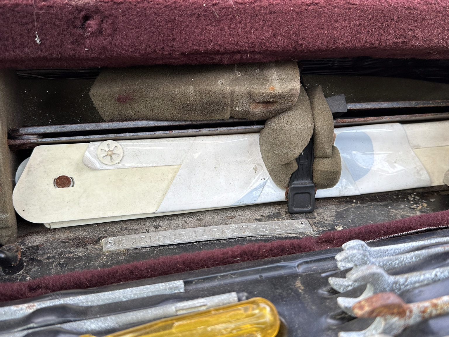 Innenraumfoto von 1985 Porsche 928 (61)