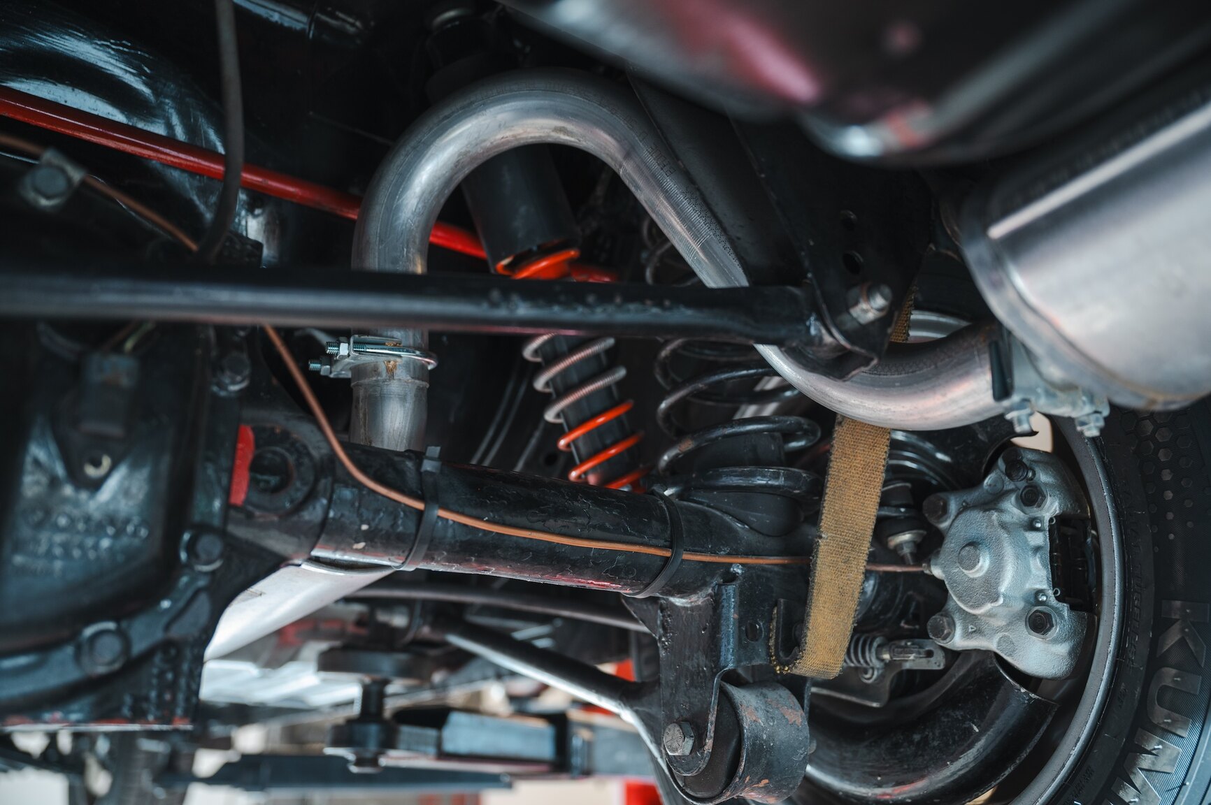 Image of 1972 Volvo 1800 ES mechanics