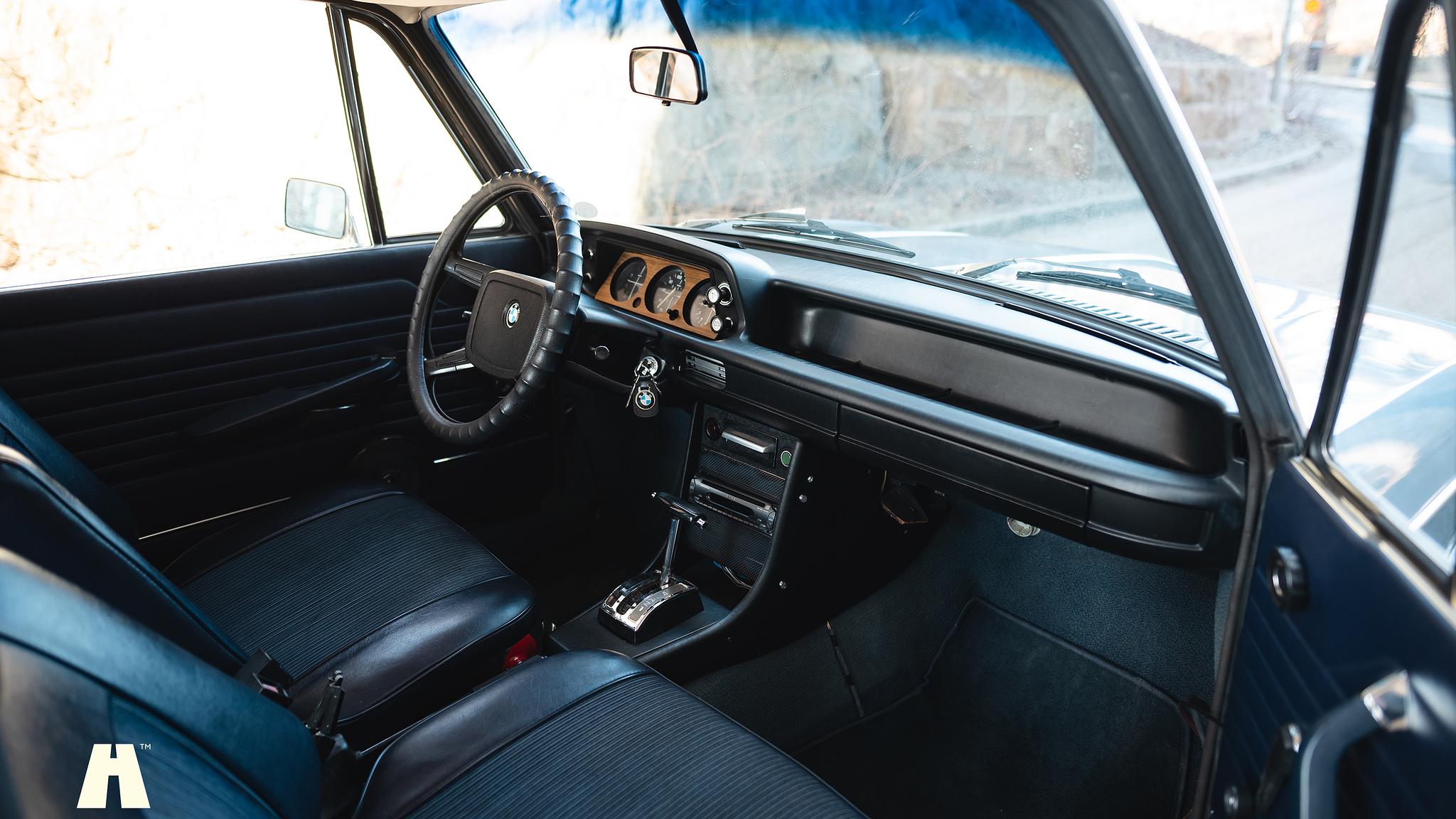 Innenraumfoto von 1974 BMW 2002