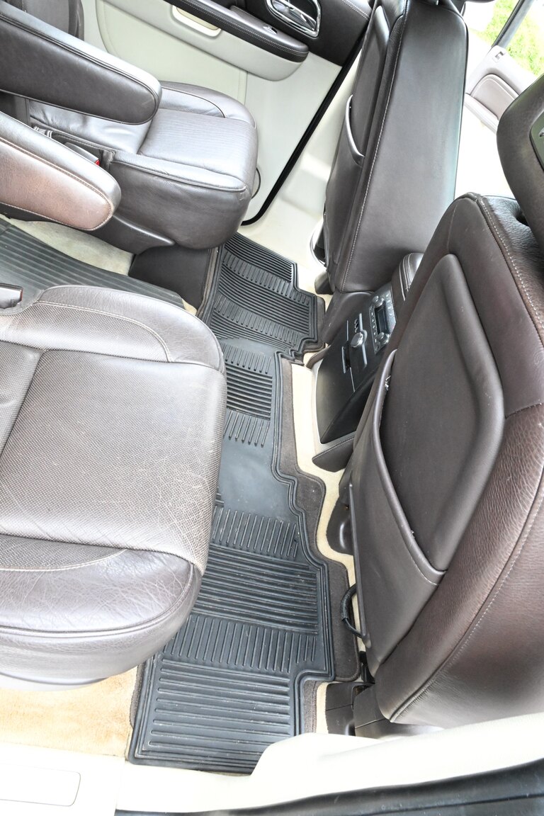 Interior image of 2010 Cadillac Escalade ESV 6.2 Flexfuel