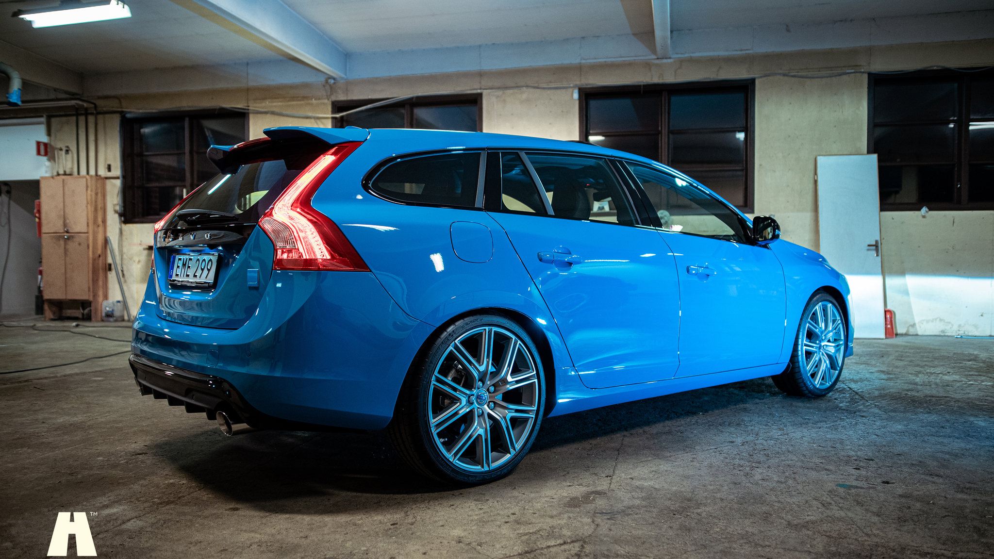 Exteriörbild på 2017 Volvo V60 Polestar T6