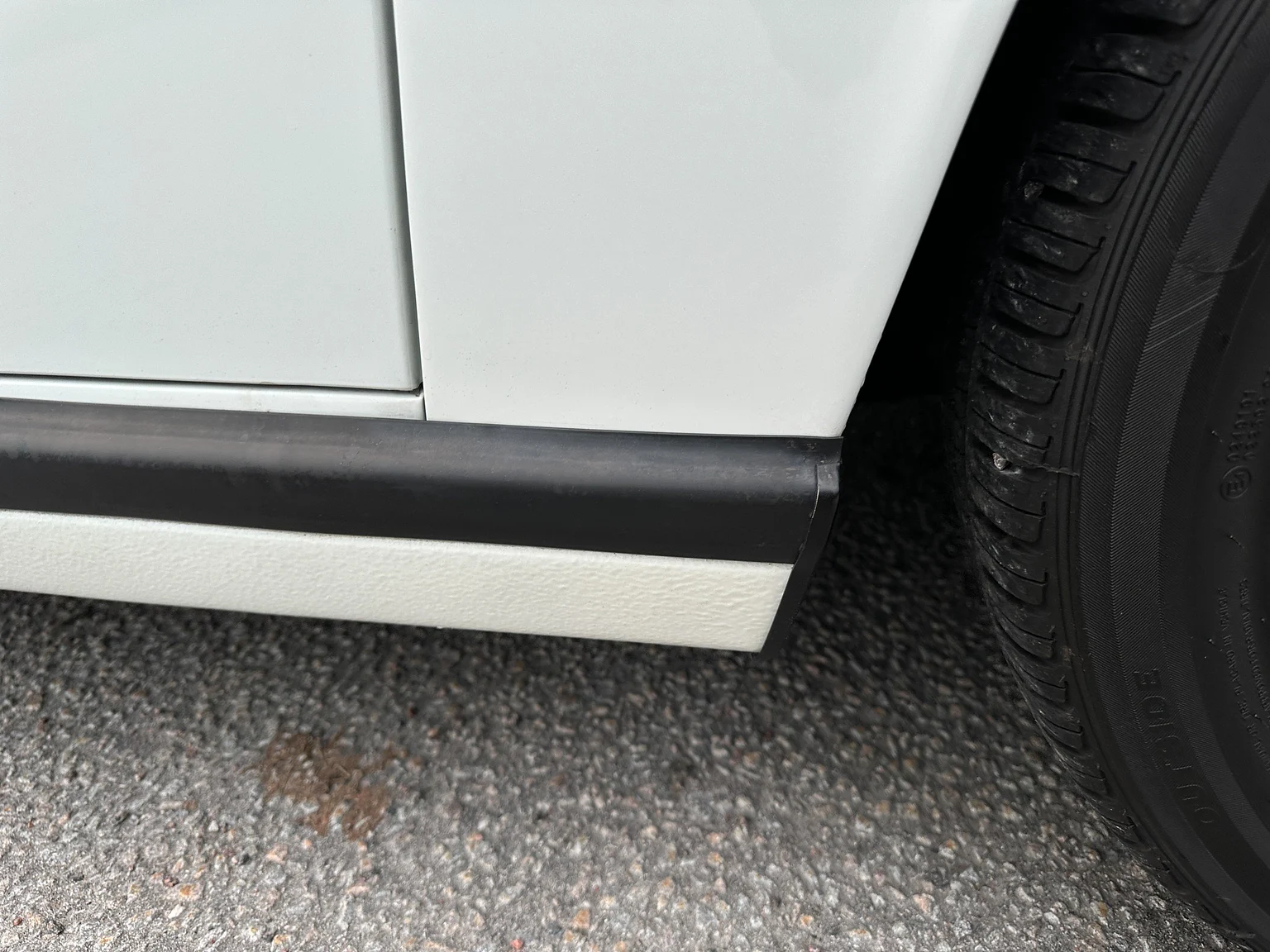 Exterior image of 1983 Porsche 911 SC (66)