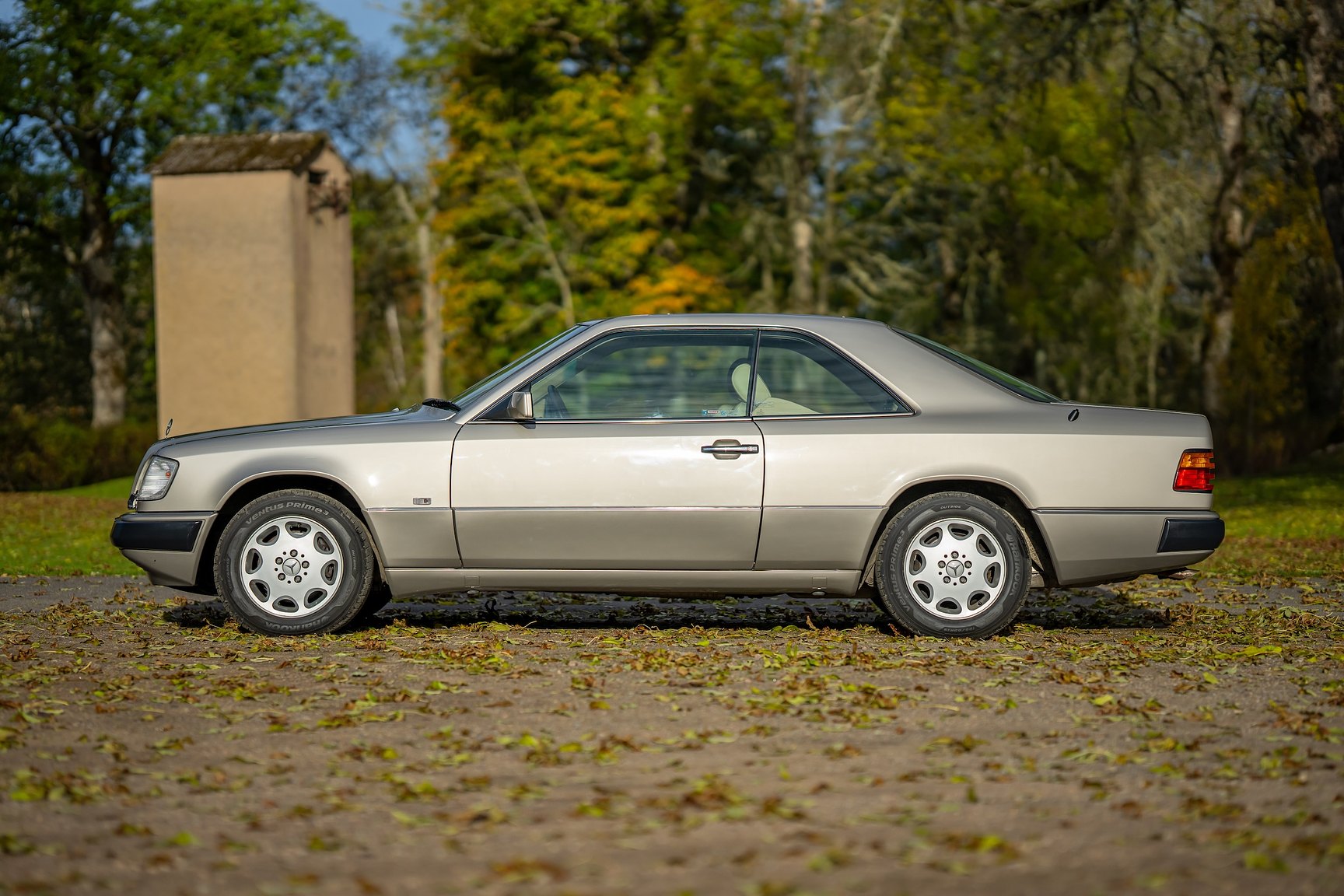 Exteriörbild på 1992 Mercedes-Benz 300 CE-24