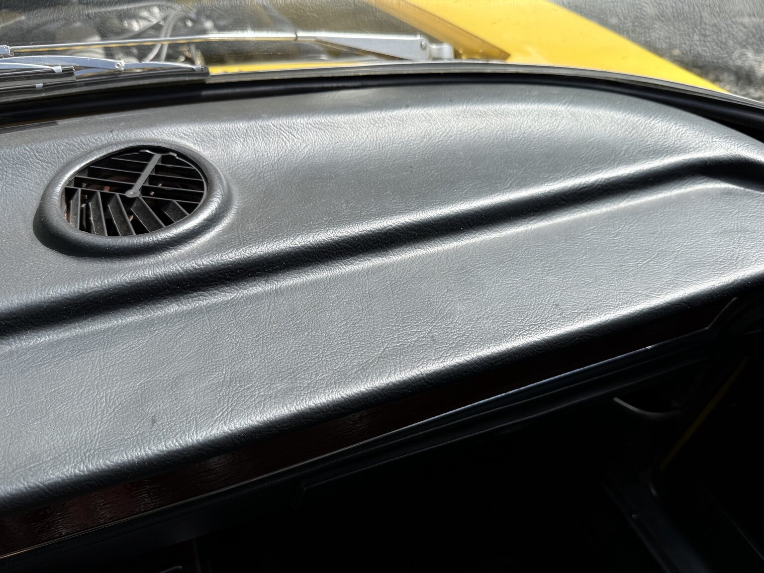 Interior image of 1974 Alfa Romeo GT 1600 Junior