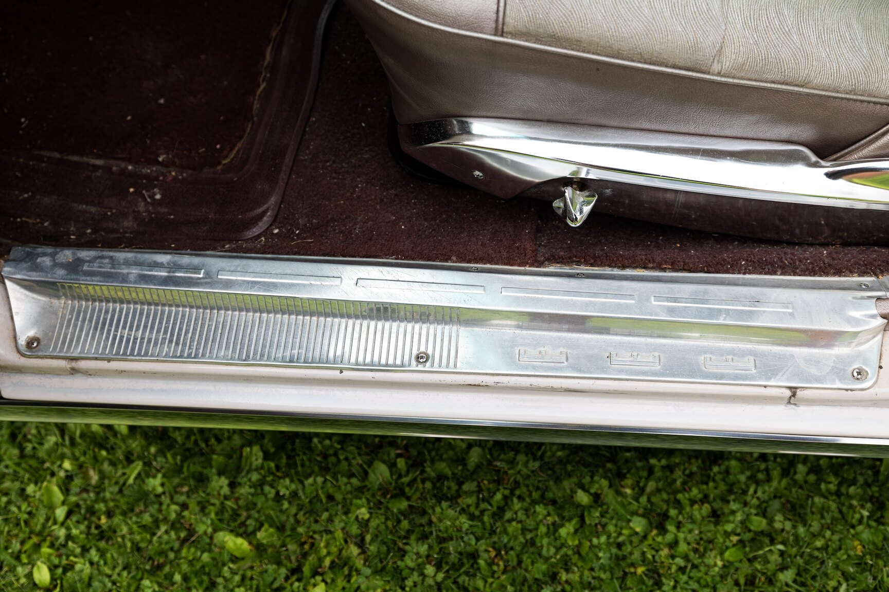 Interior image of 1962 Chrysler New Yorker