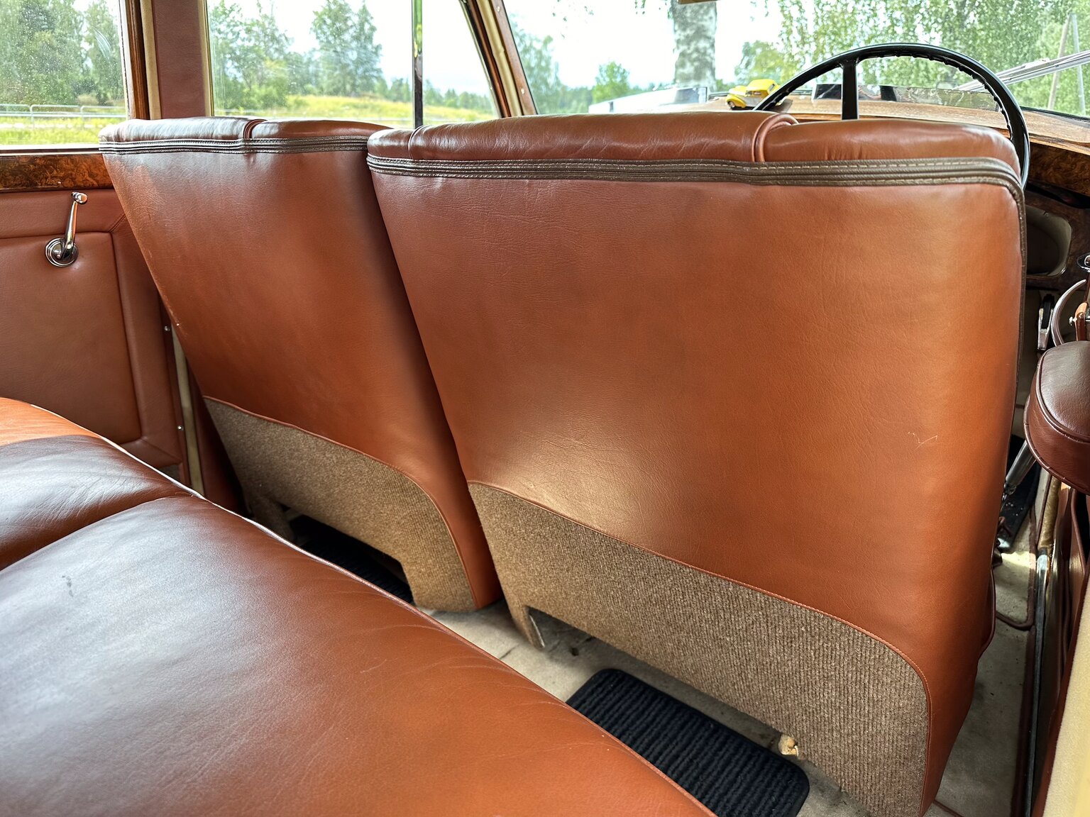 Interior image of 1947 Bentley Mark IV Sport Saloon