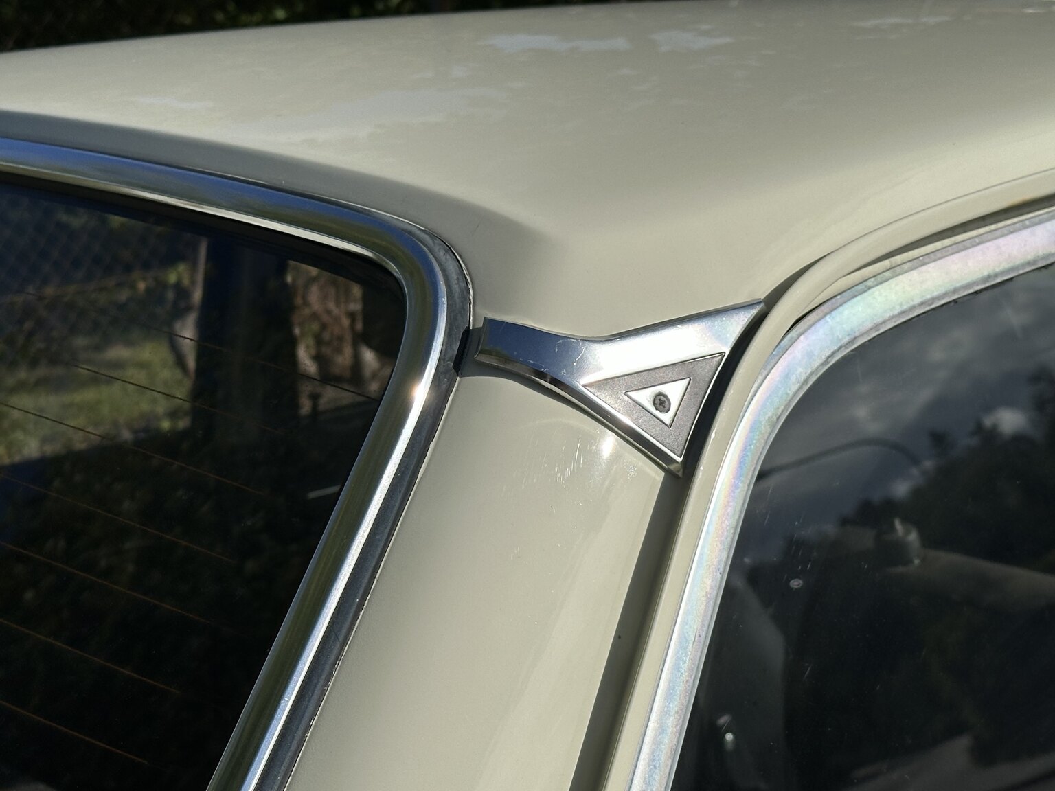 Exterior image of 1973 Volvo 142