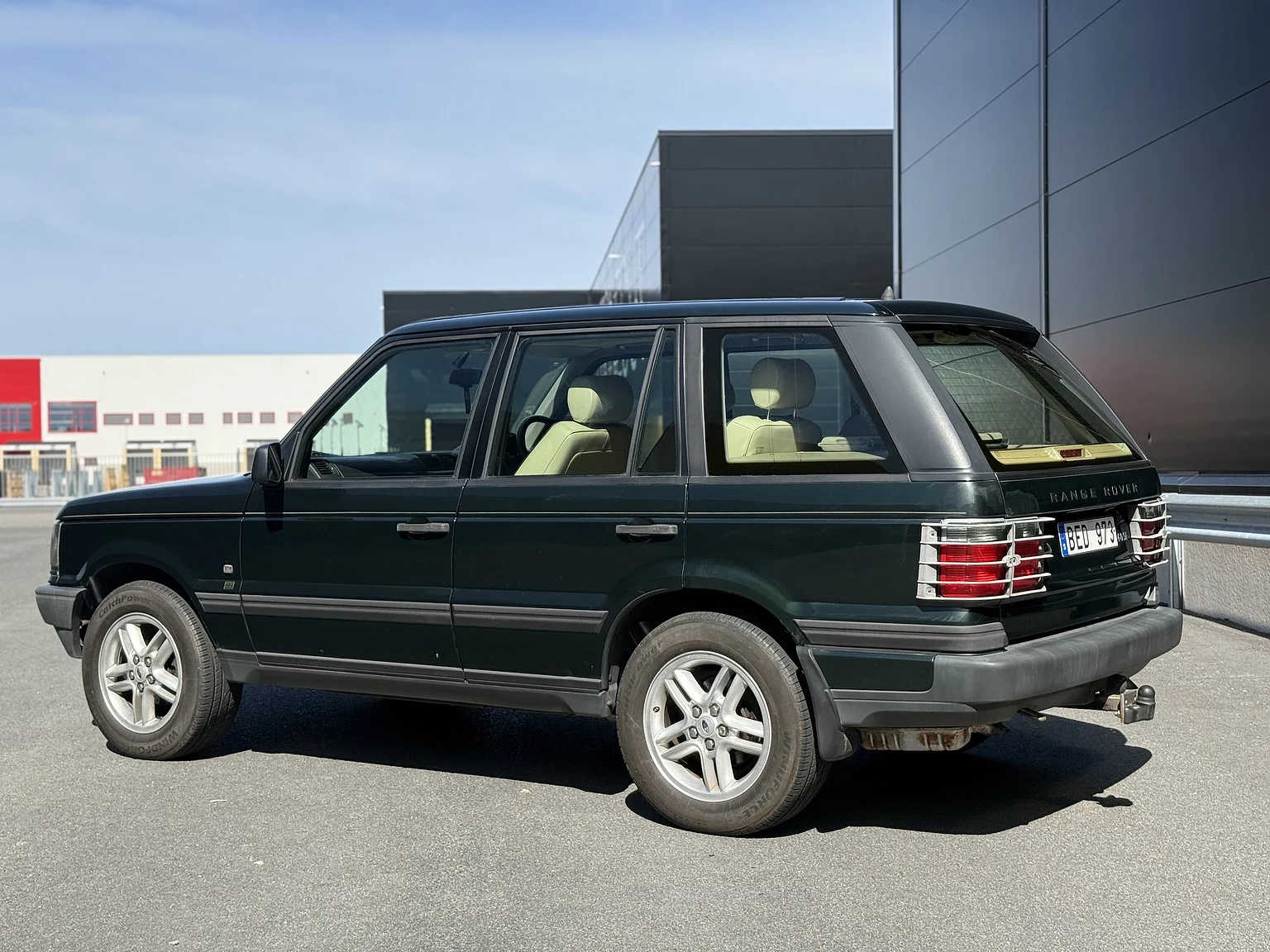 Exterior image of 1998 Land Rover Range Rover P38 (52)