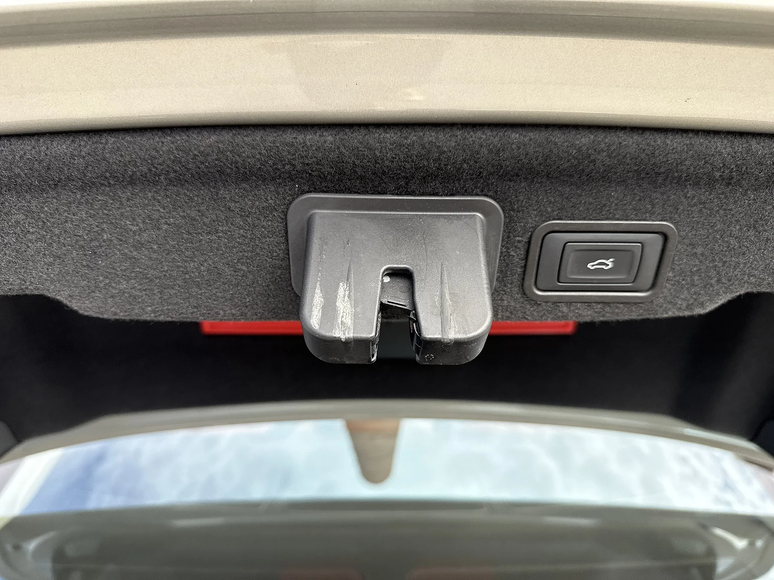 Innenraumfoto von 2014 Audi A8 4.0 TFSI (115)