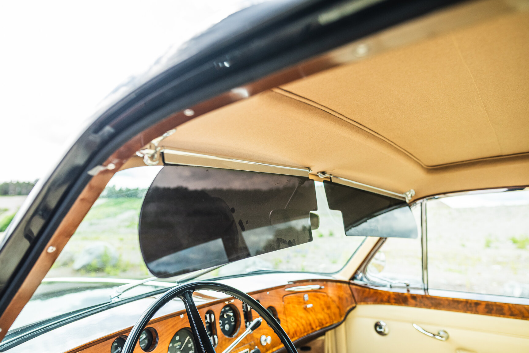 Interior image of 1960 Bentley S2 Continental 