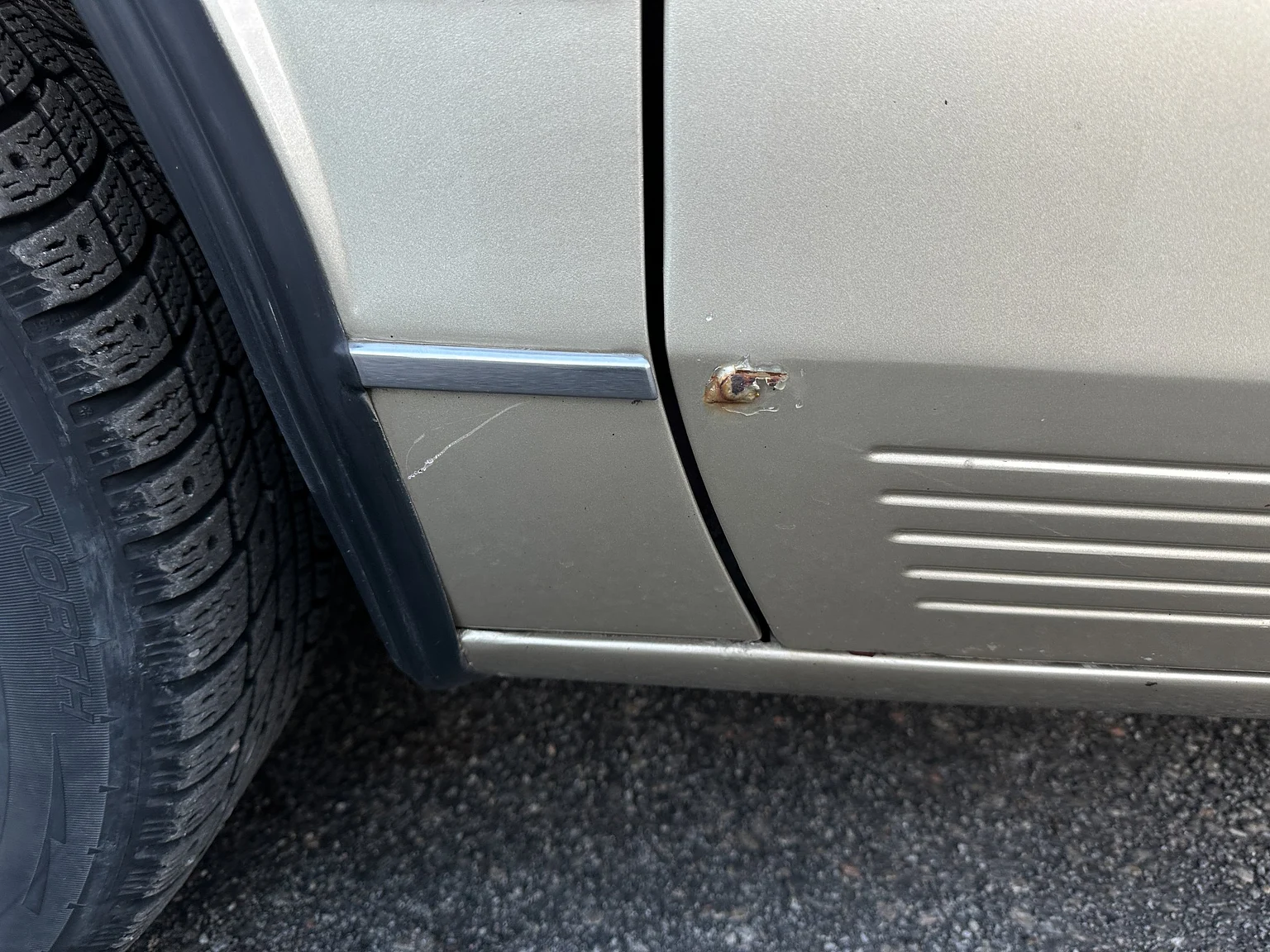 Exterior image of 1989 Cadillac Seville (84)