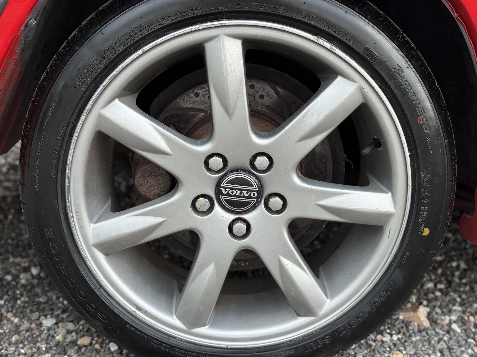 Exterior image of 1996 Volvo 850 R "T-Röd"