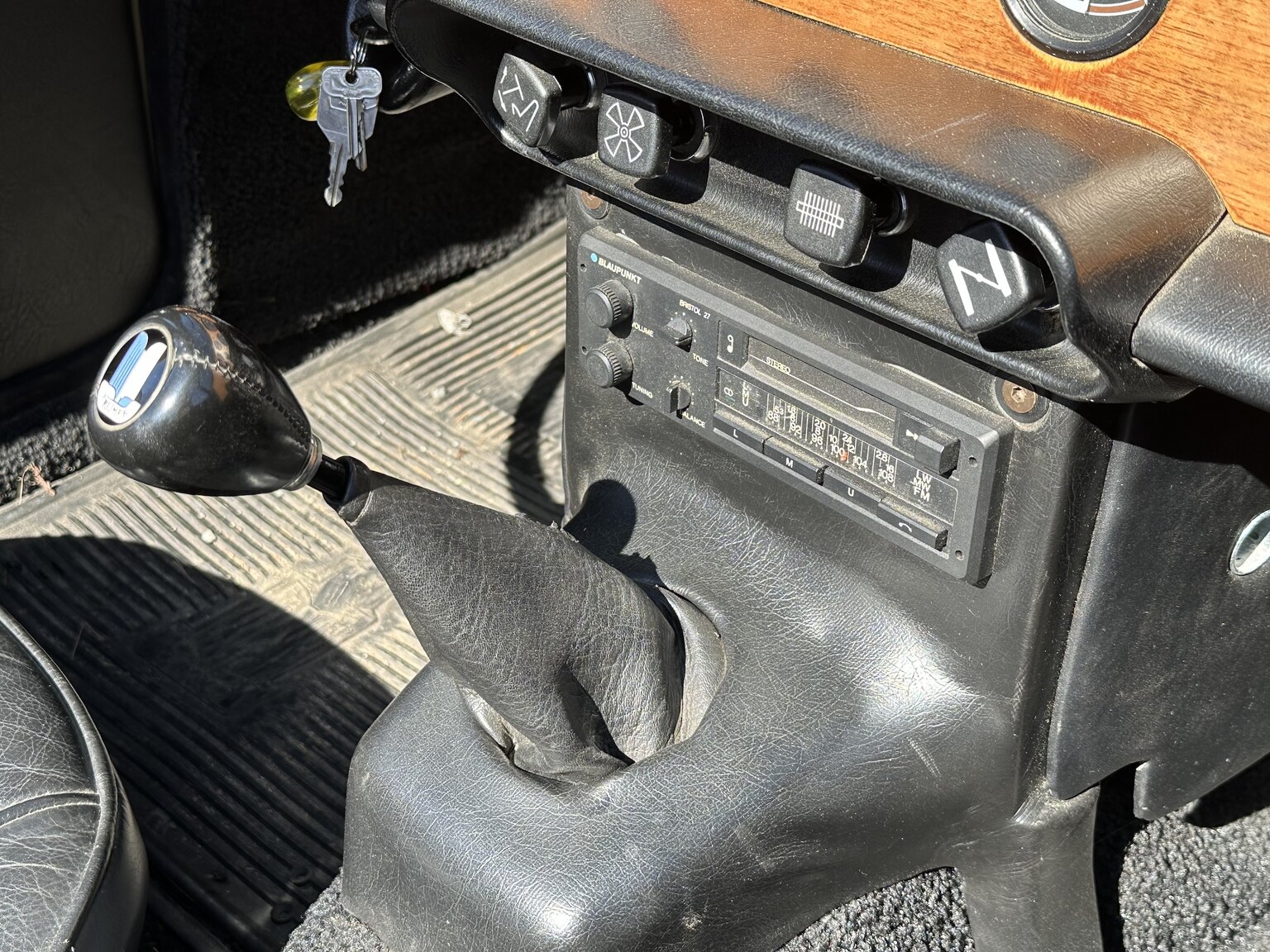 Interior image of 1971 Triumph TR6 (18)