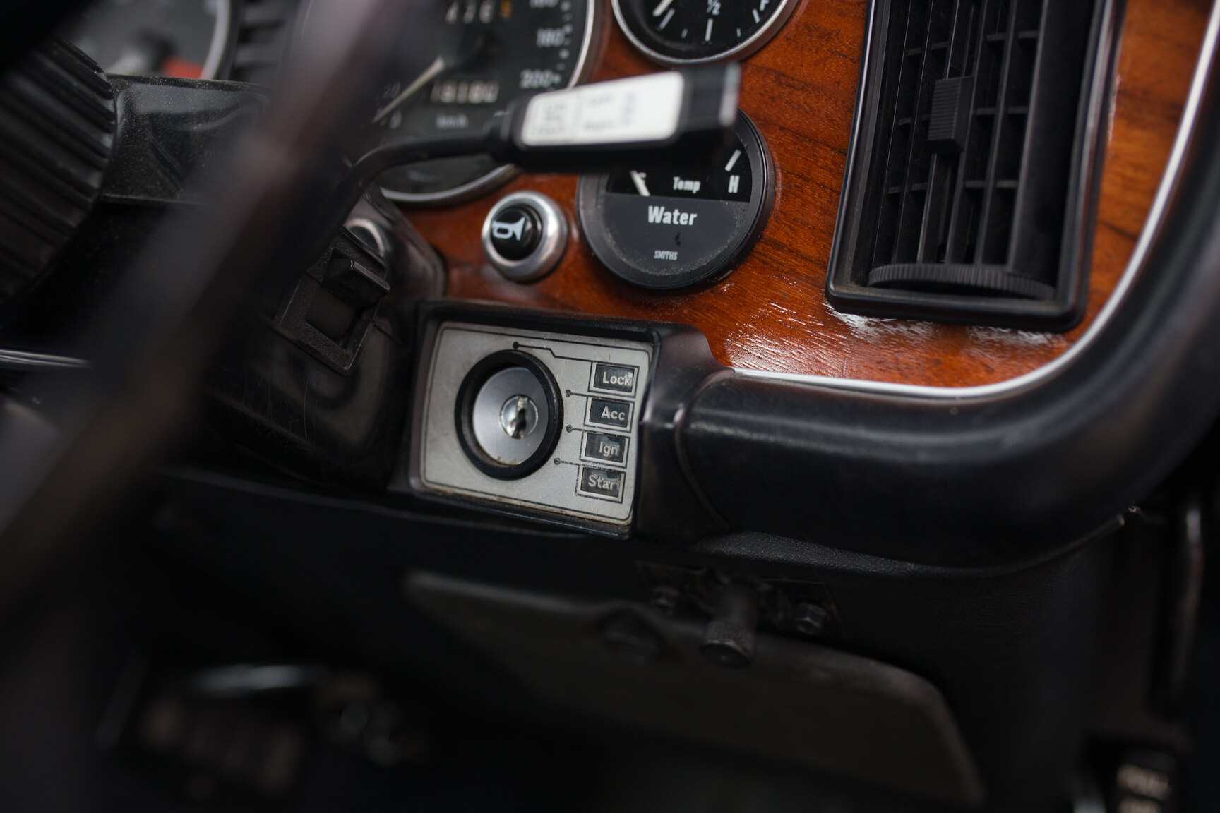 Innenraumfoto von 1975 JAGUAR XJ6  (20)