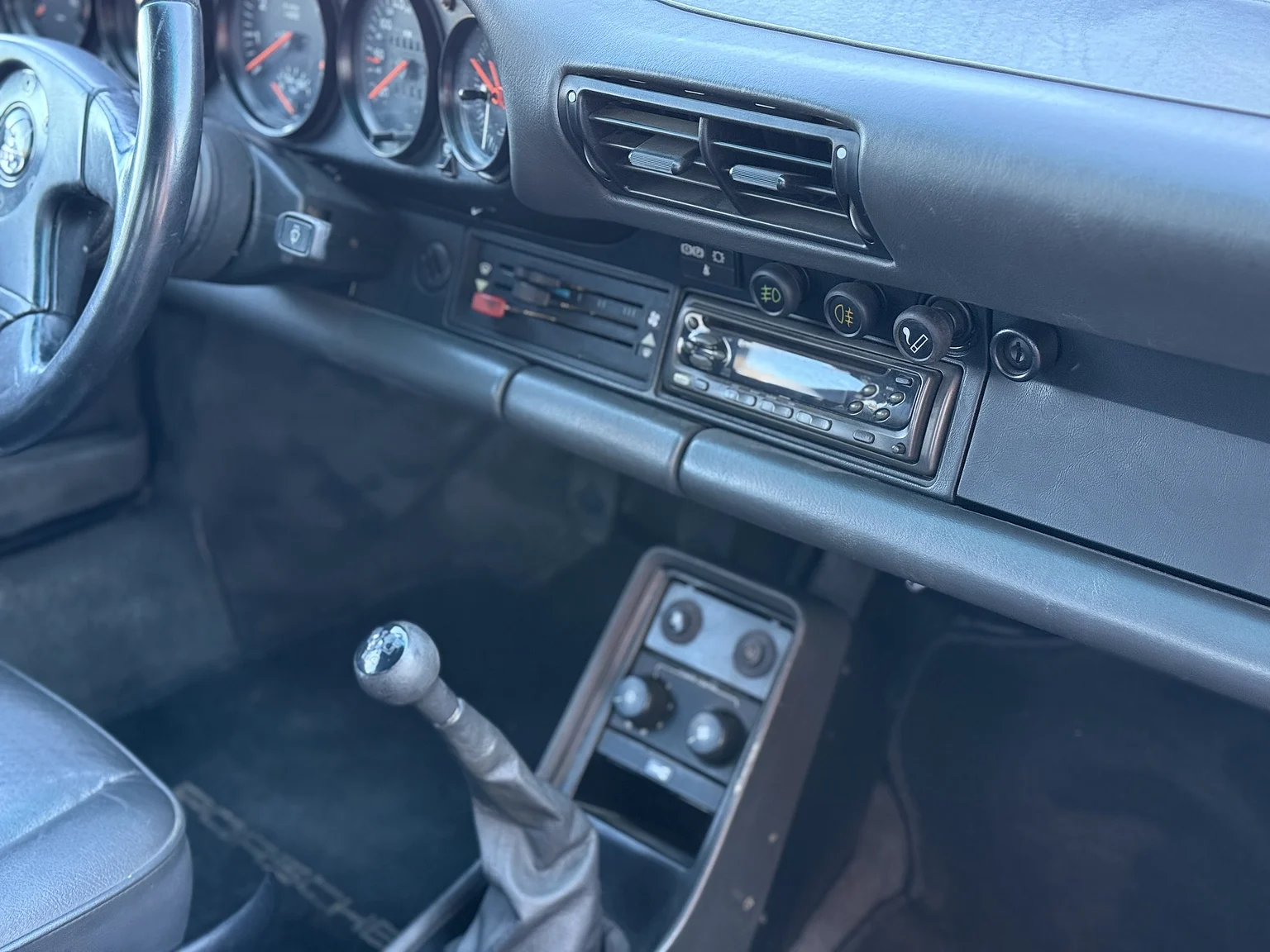 Innenraumfoto von 1989 Porsche 911 / 930 3.3 Turbo 5-speed (32)