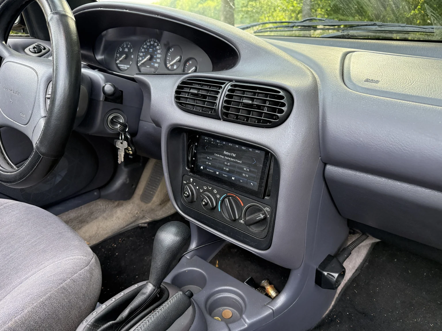 Innenraumfoto von 1997 Chrysler Sebring Cabriolet (42)