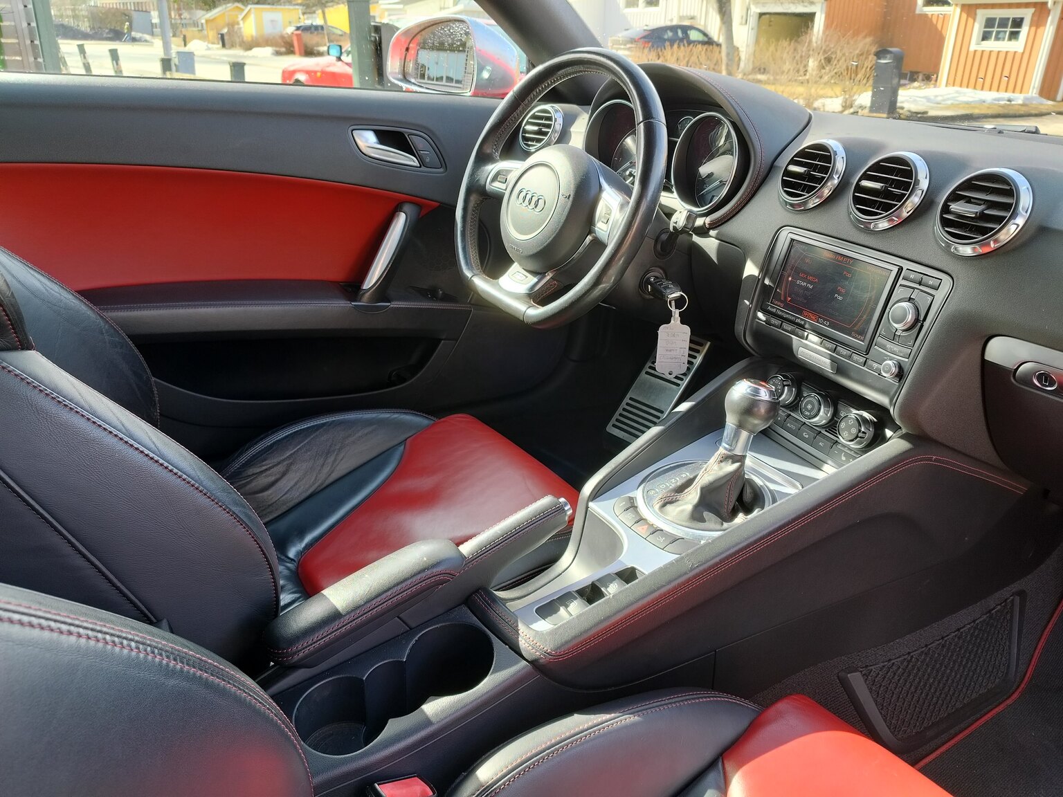 Innenraumfoto von 2009 Audi TTS Roadster