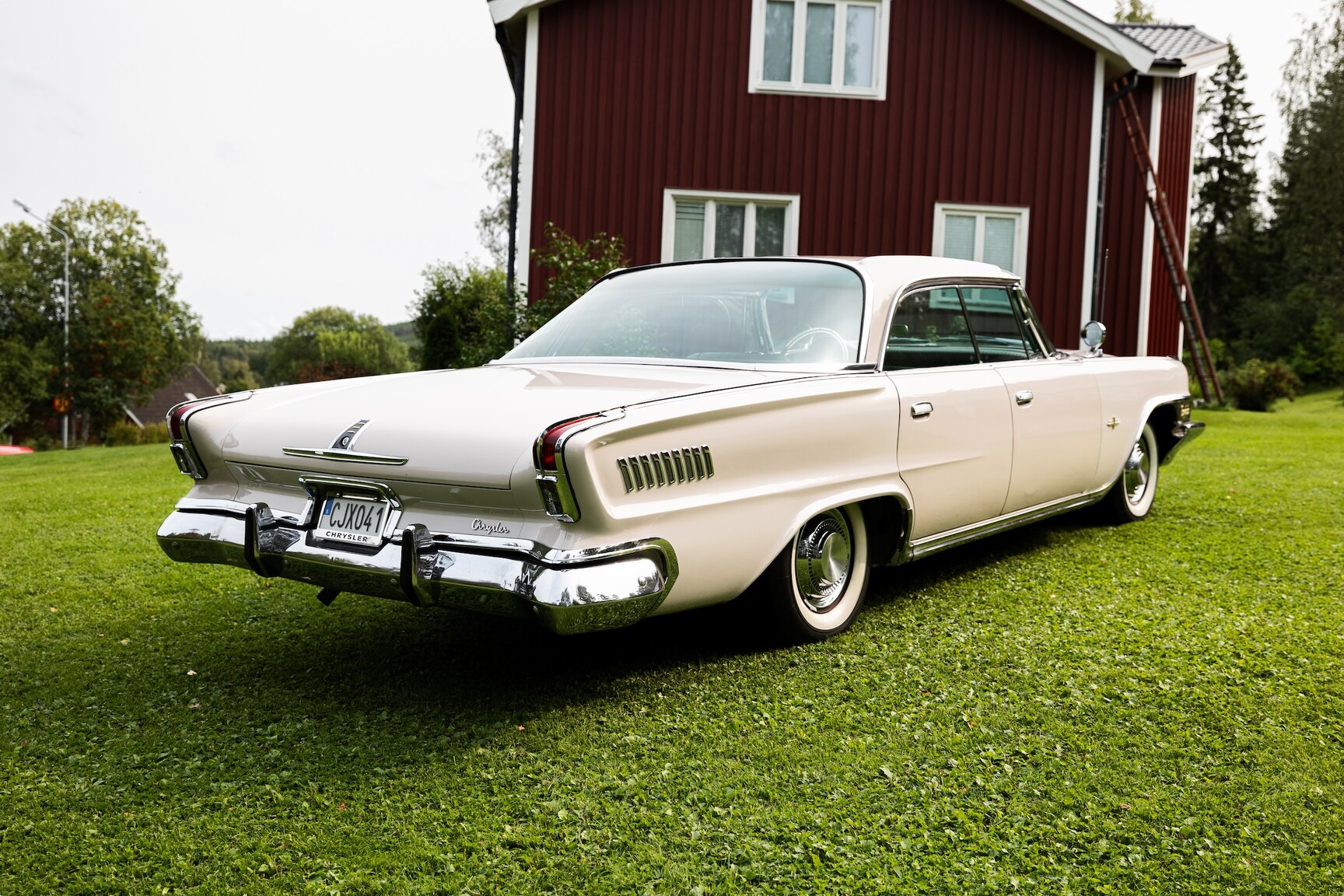 Exterior image of 1962 Chrysler New Yorker