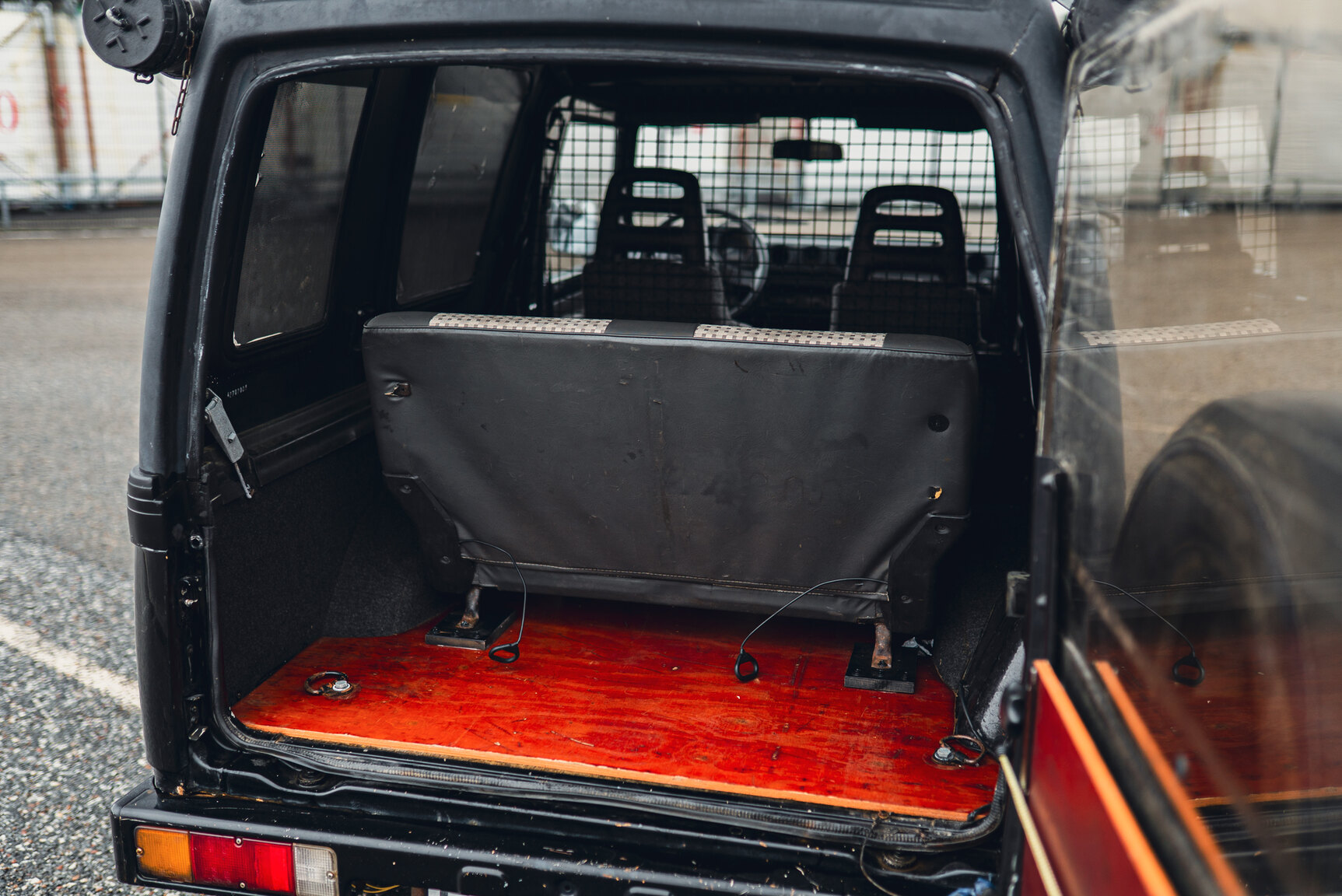 Interiörbild 1987 SUZUKI SJ 413 W Samurai 