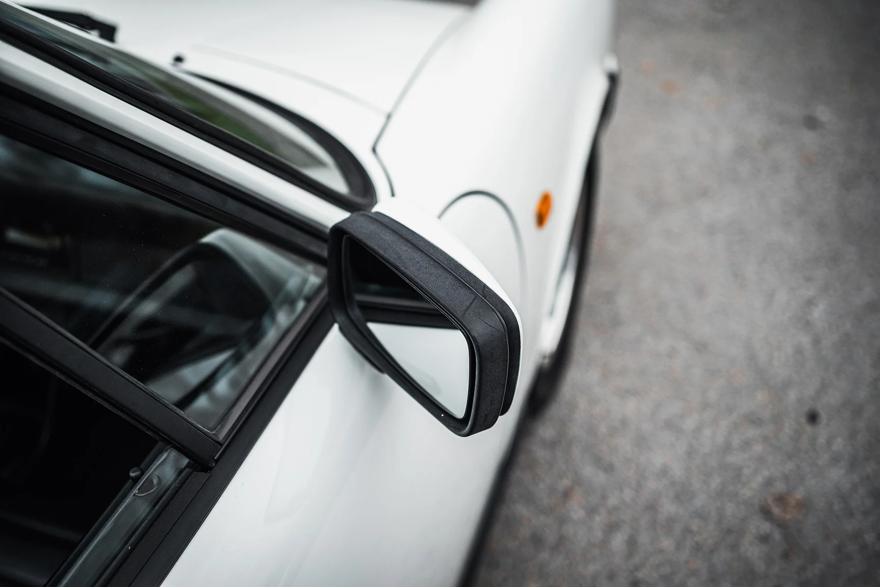 Exterior image of 1983 Porsche 911 SC (39)