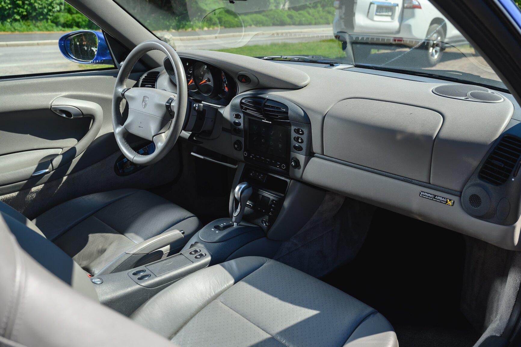 Innenraumfoto von 1998 Porsche 911 Carrera Tiptronic (14)