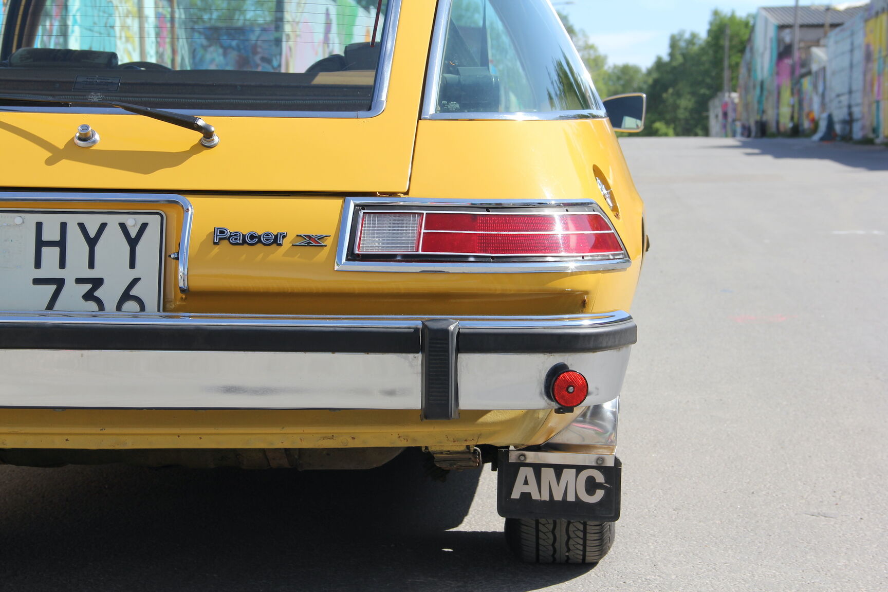 Exterior image of 1975 AMC Pacer X